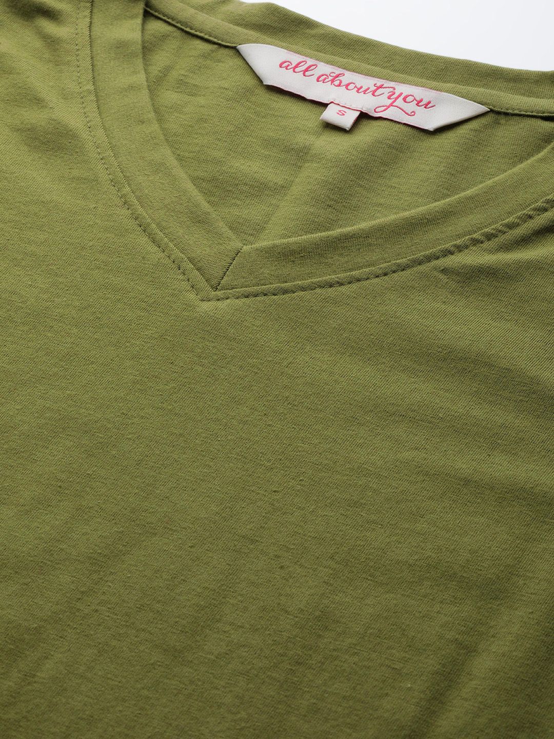 Semua Tentang Anda Wanita T-Shirt Olive Green V-Neck