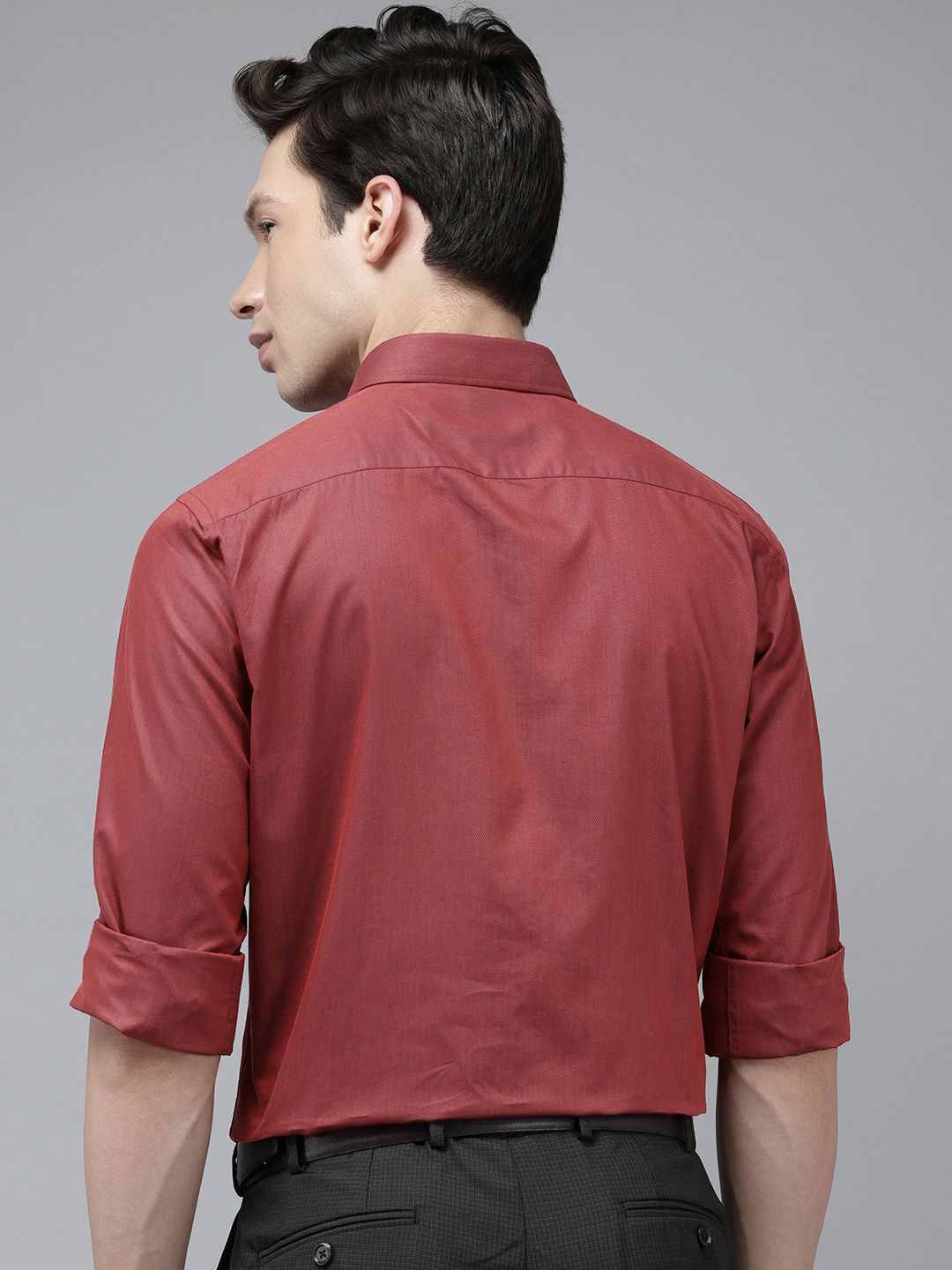 Park Avenue Self Design Slim Fit Textured Formal Shirt