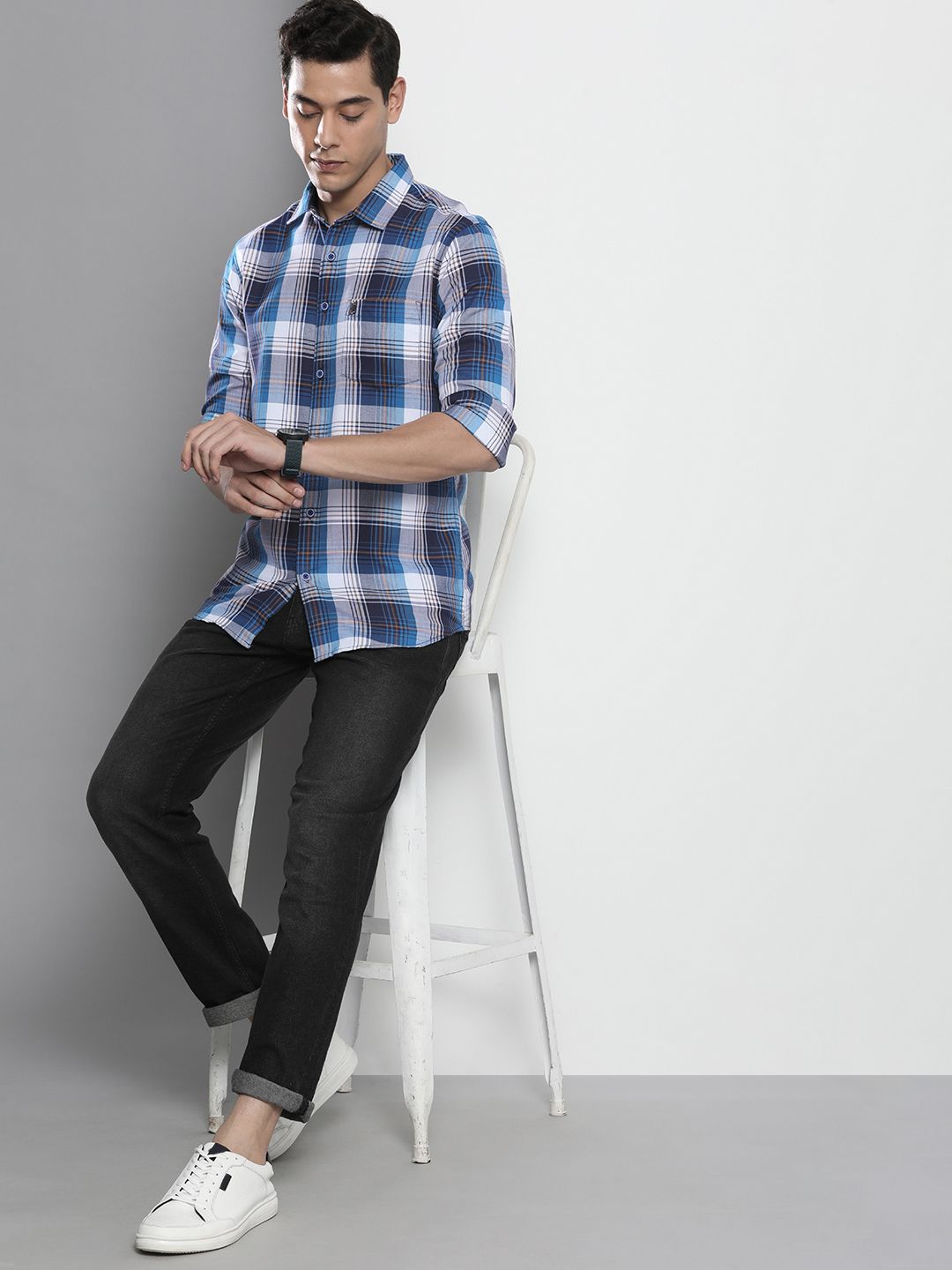 The Indian Garage Co Men Blue Tartan Checked Cotton Casual Shirt