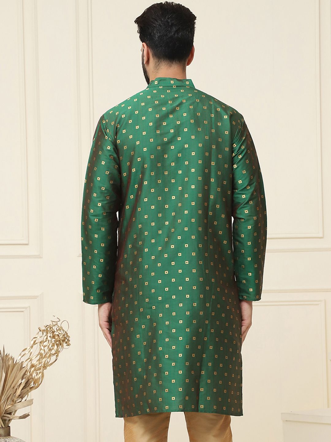 SOJANYA Men Green Woven Design Straight Kurta