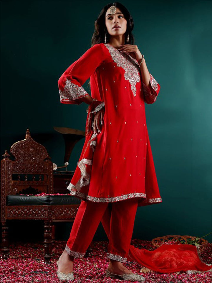 Varanga Women Floral Embroidered Regular Kurta with Trousers & With Dupatta