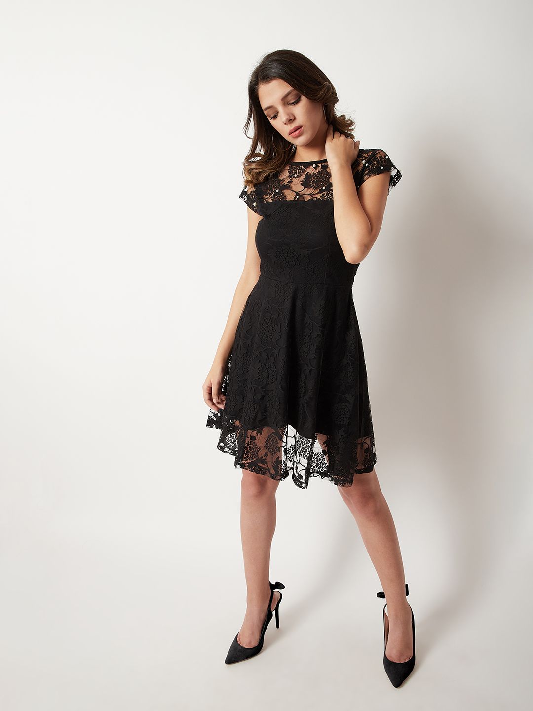 Miss Chase Black Lace Sisipkan Fit dan Flare Dress