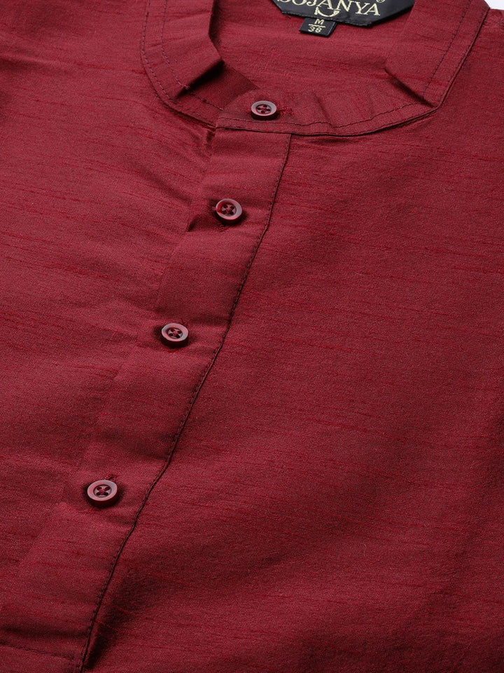 SOJANYA Men Maroon & Green Kurta with Churidar