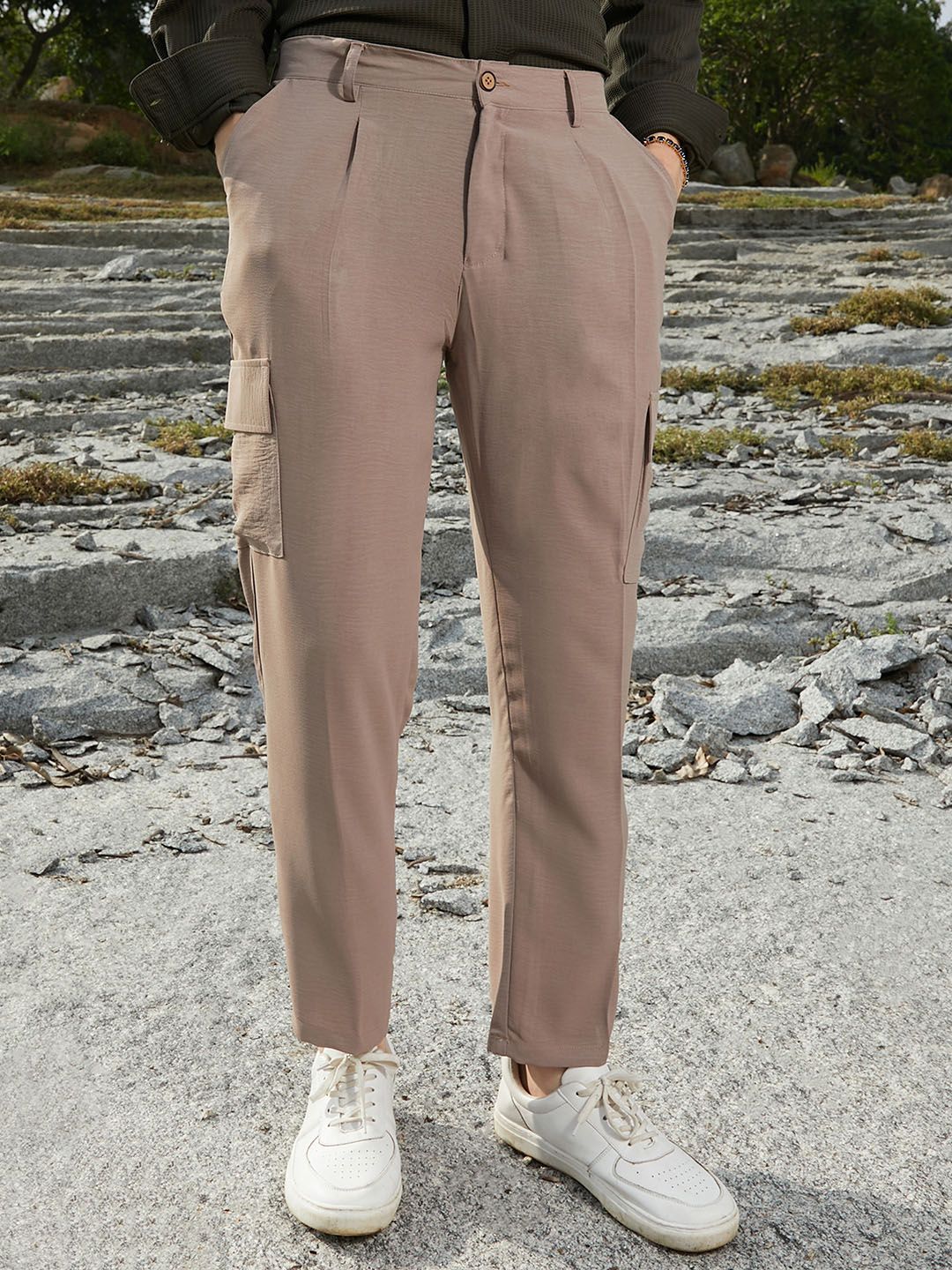 Campus Sutra Men Comfort Loose Fit Cargos Trousers