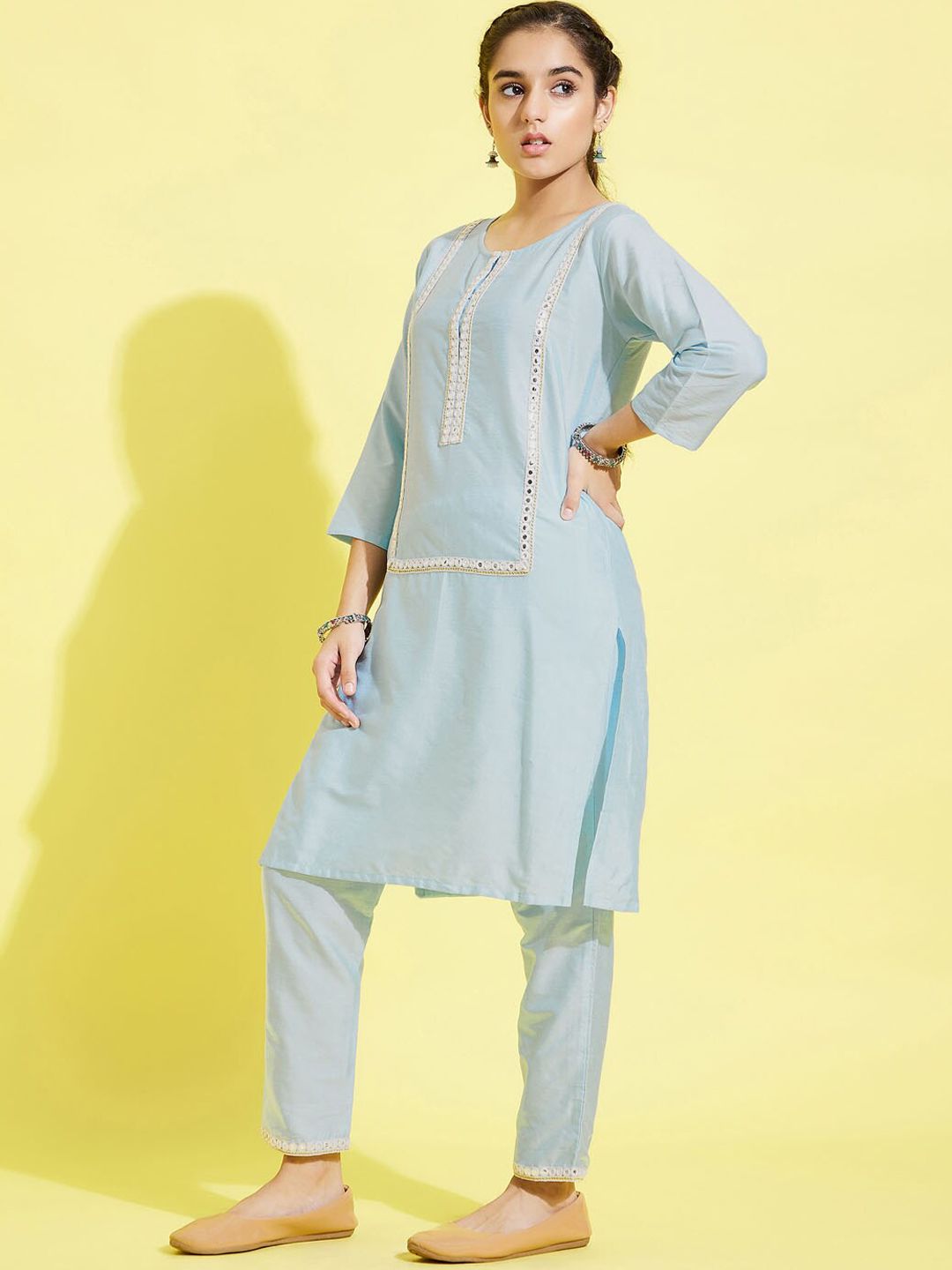 VASTRAMAY Girls Blue Ethnic Motifs Embroidered Mirror Work Kurta with Trousers