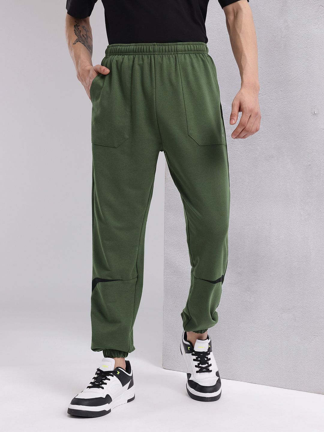 HRX by Hrithik Roshan Men Solid Joggers