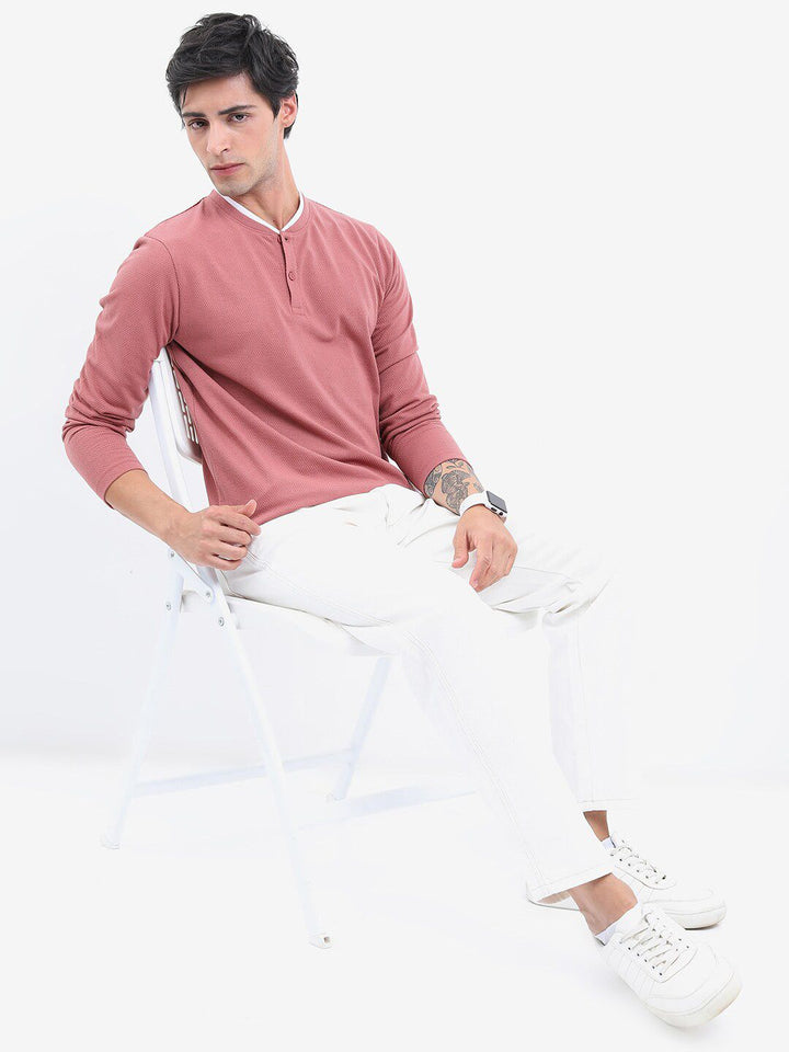 Highlander Men Henley Neck Popcorn berstruktur T-Shirt Fit Biasa