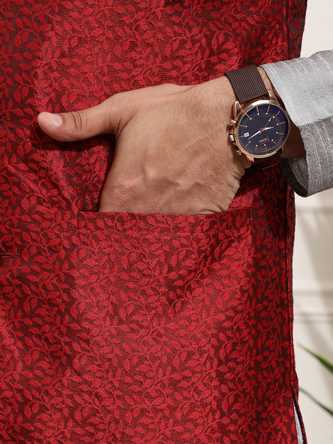 SOJANYA Men Grey & Maroon Kurta with Churidar And Nehru Jacket