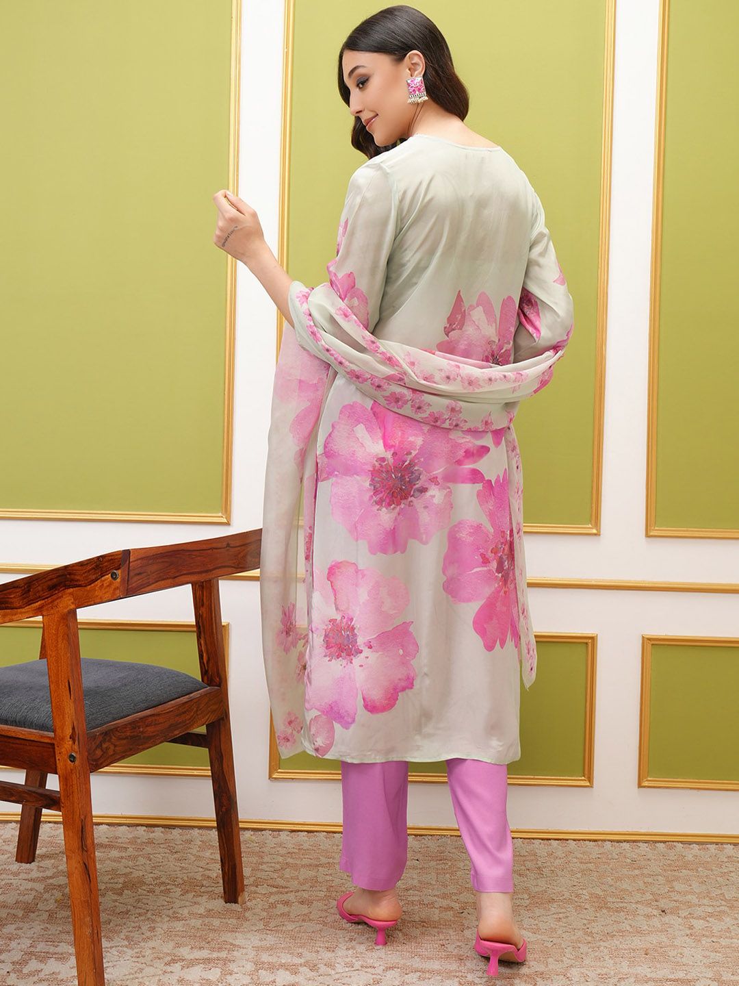Vishudh V Neck Floral Printed Regular Kurta with Trousers & With Dupatta