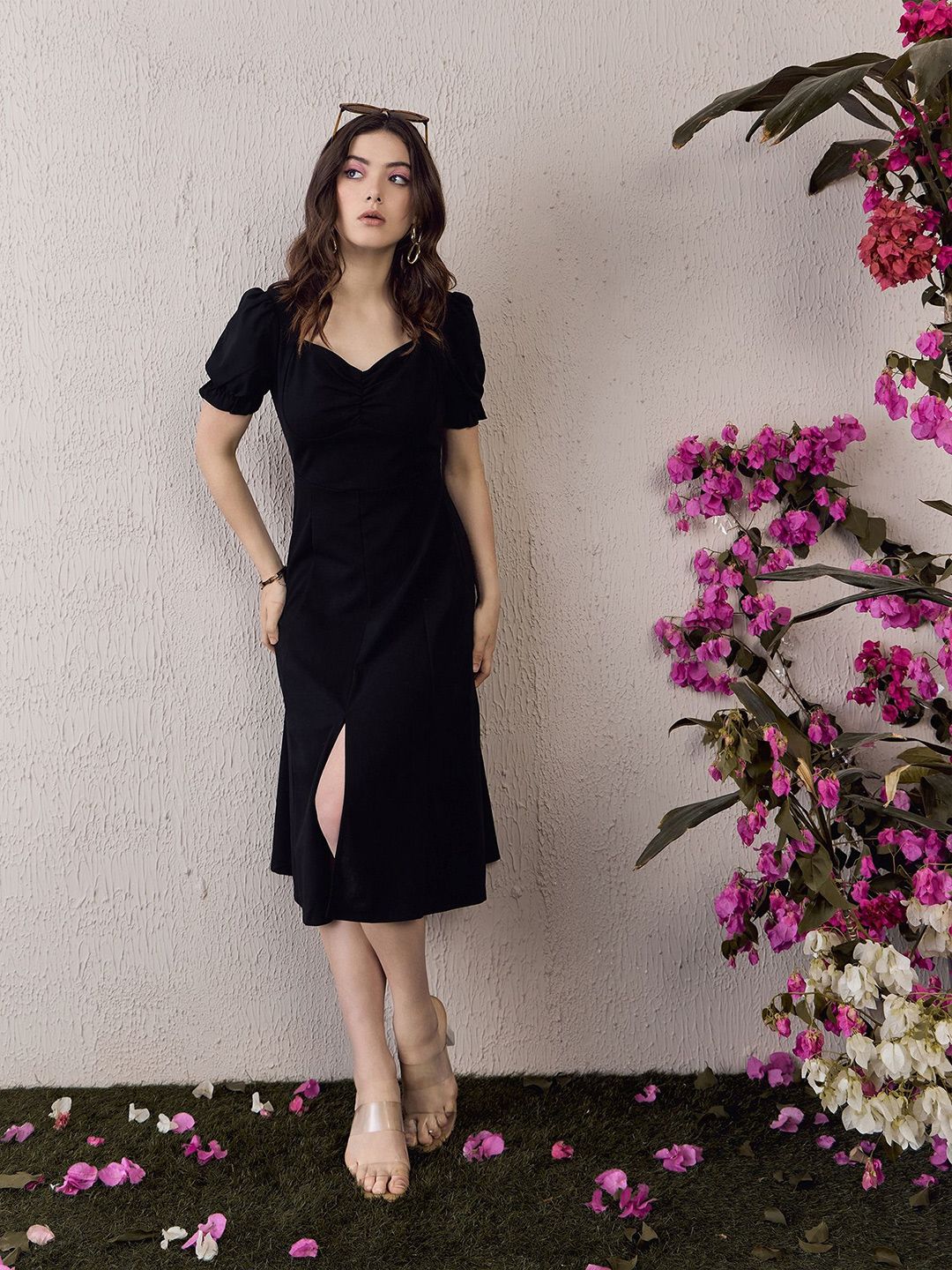 Berrylush Women Sweetheart Neck Puff Sleeve Midi Dress
