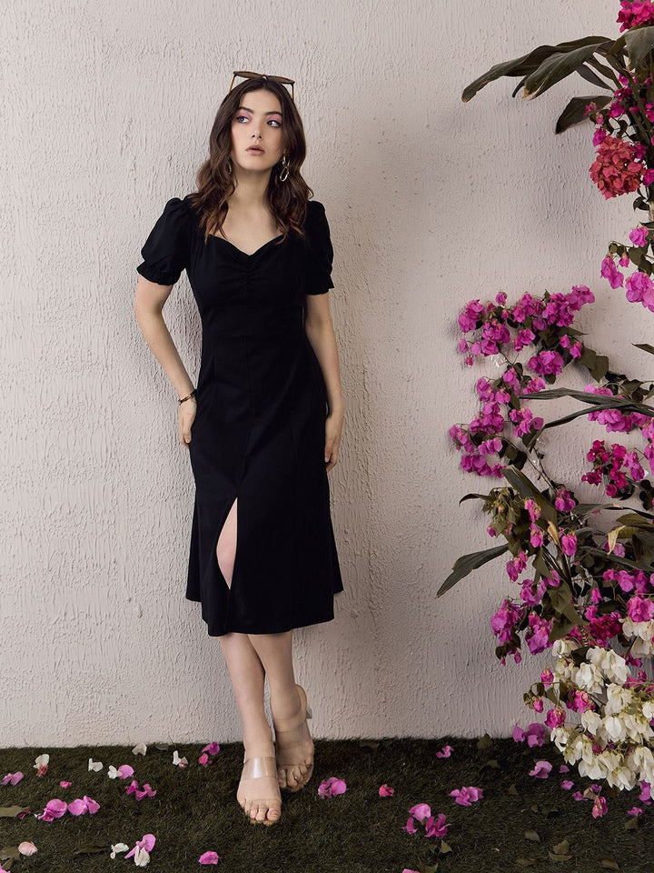 Berrylush Women Sweetheart Neck Puff Sleeve Midi Dress