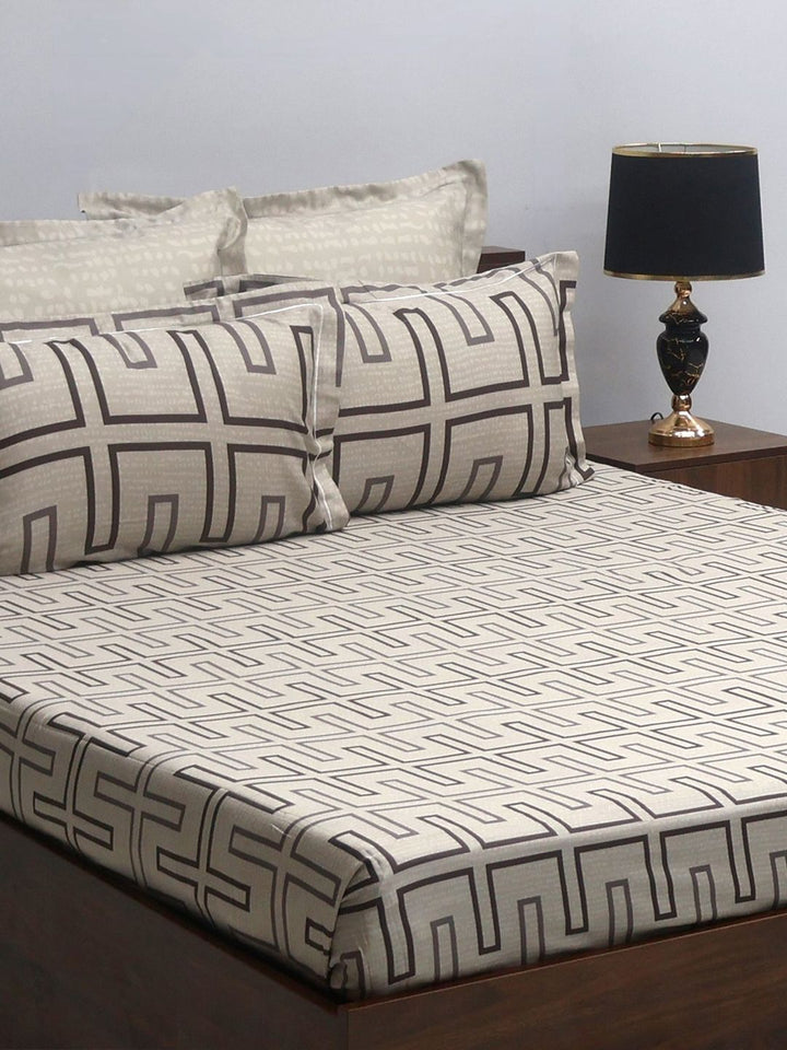 BOMBAY DYEING Reverie Grey Pure Cotton 300 TC King Bedsheet with 4 Pillow Covers