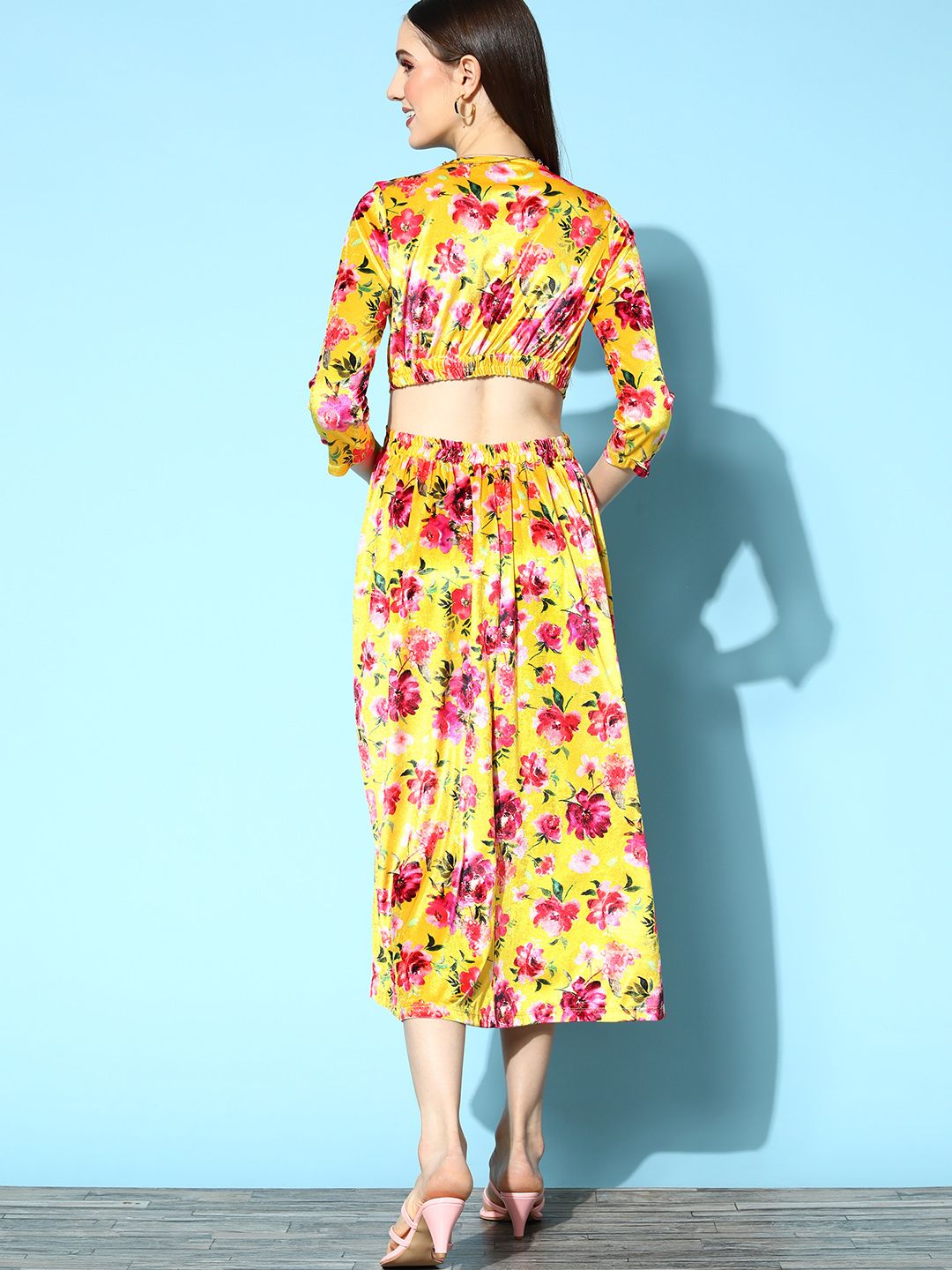 Sassafras Wanita Kuning Floral memotong pakaian