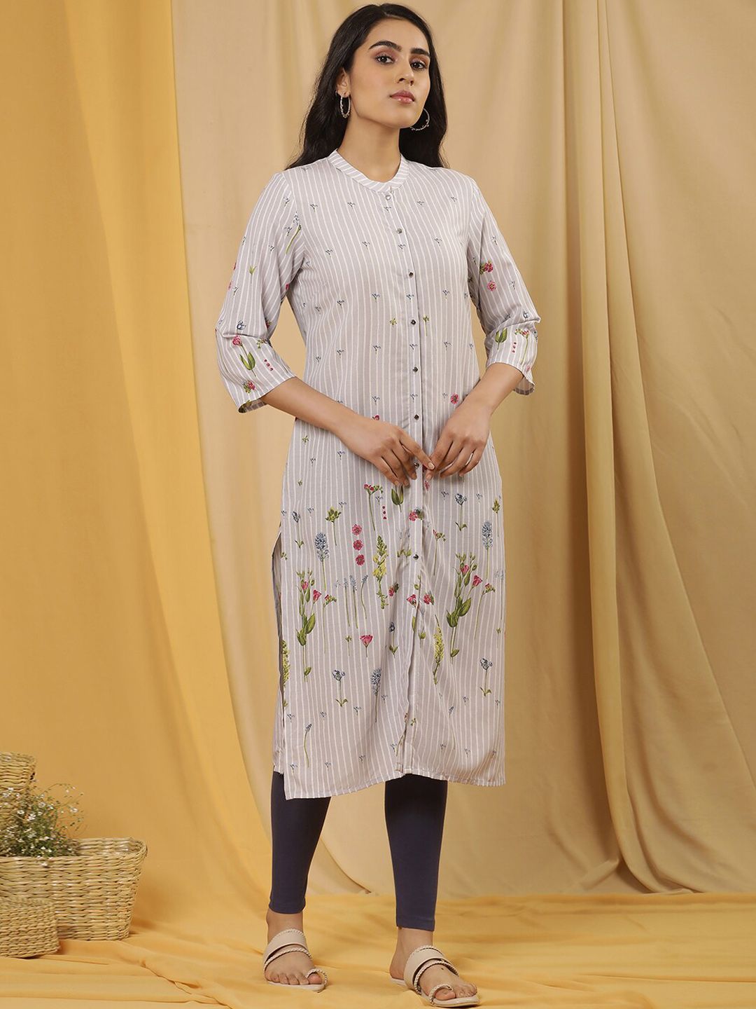 W Floral Printed Regular Kurta