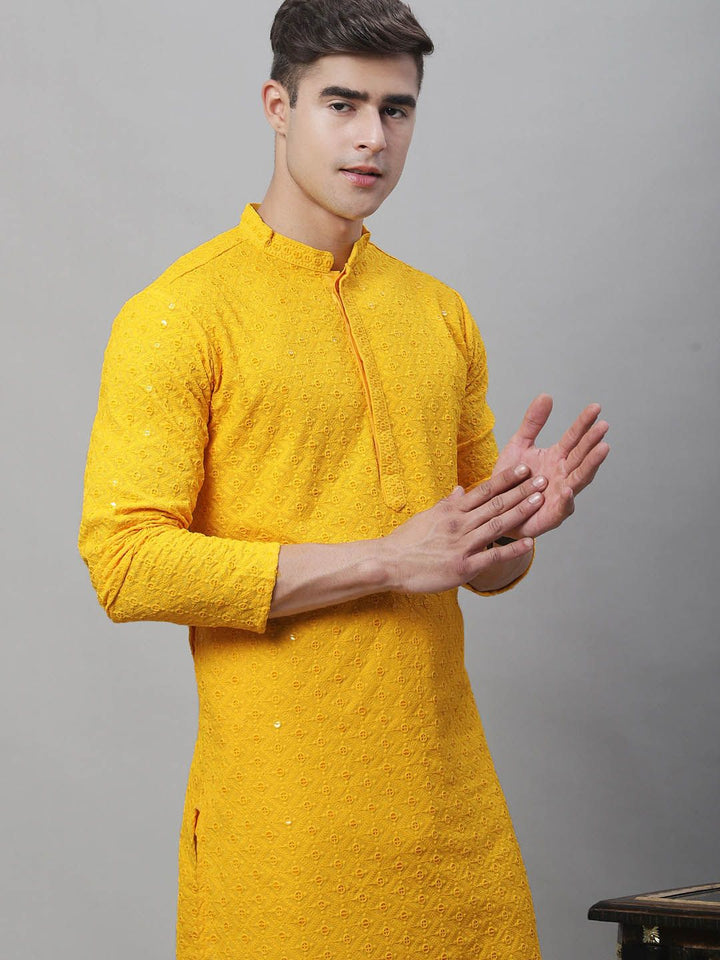 SOJANYA Men Geometric Embroidered Pure Cotton Sequinned Kurta