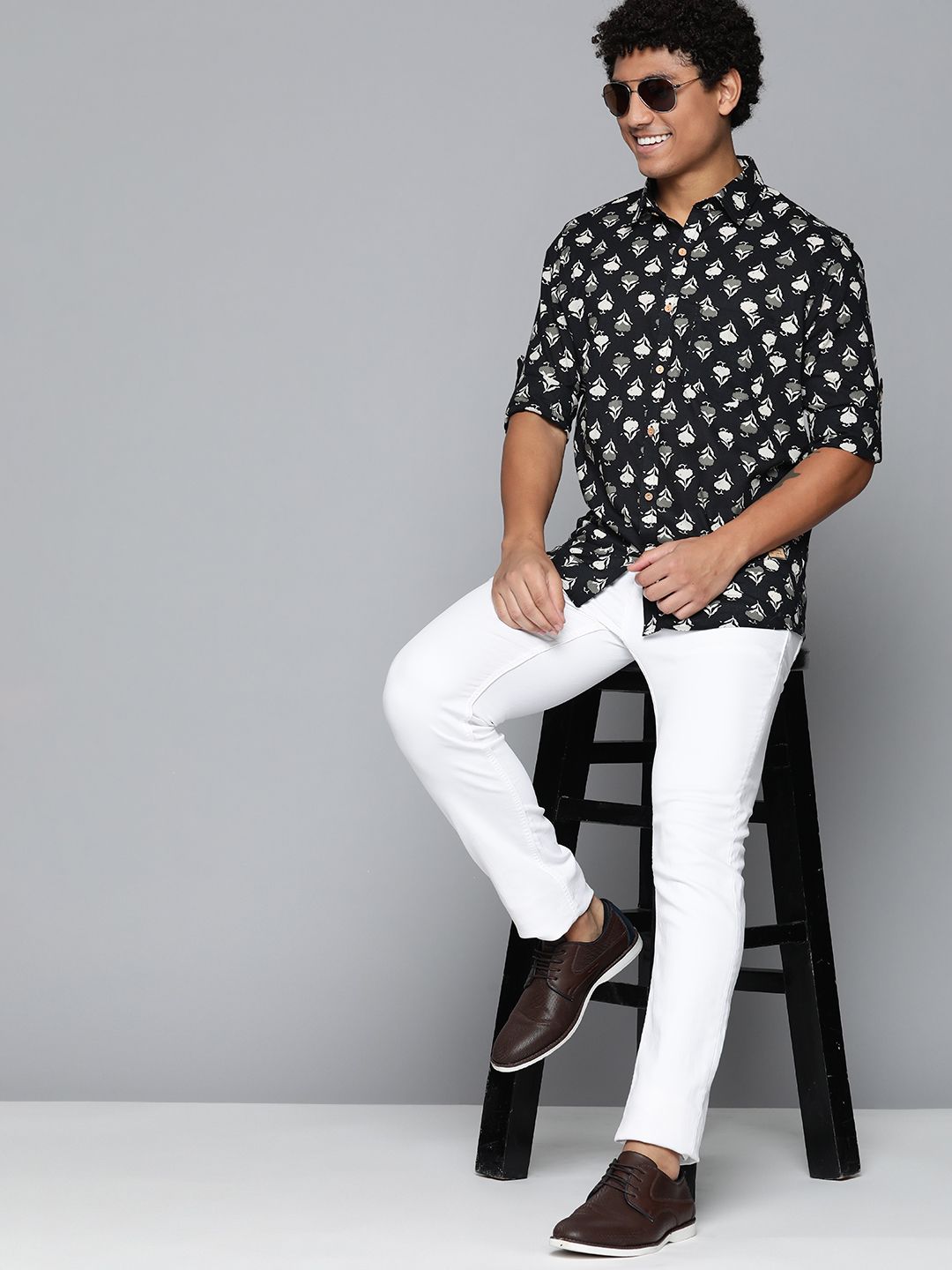 DENNISON Men Black Regular Fit Floral Printed Casual Shirt