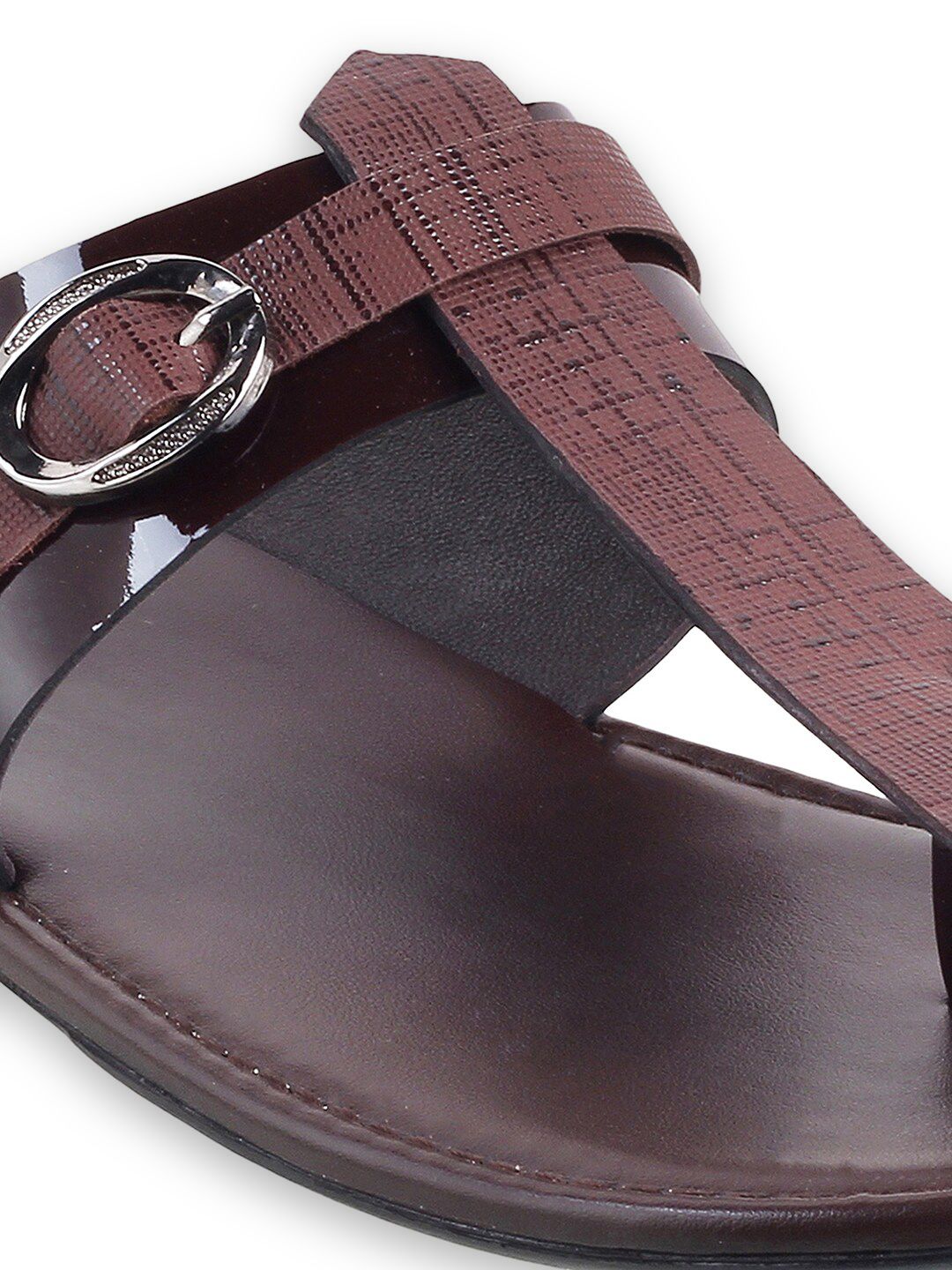 Mochi Men Textured One Toe Comfort Sandals With Buckle Detail