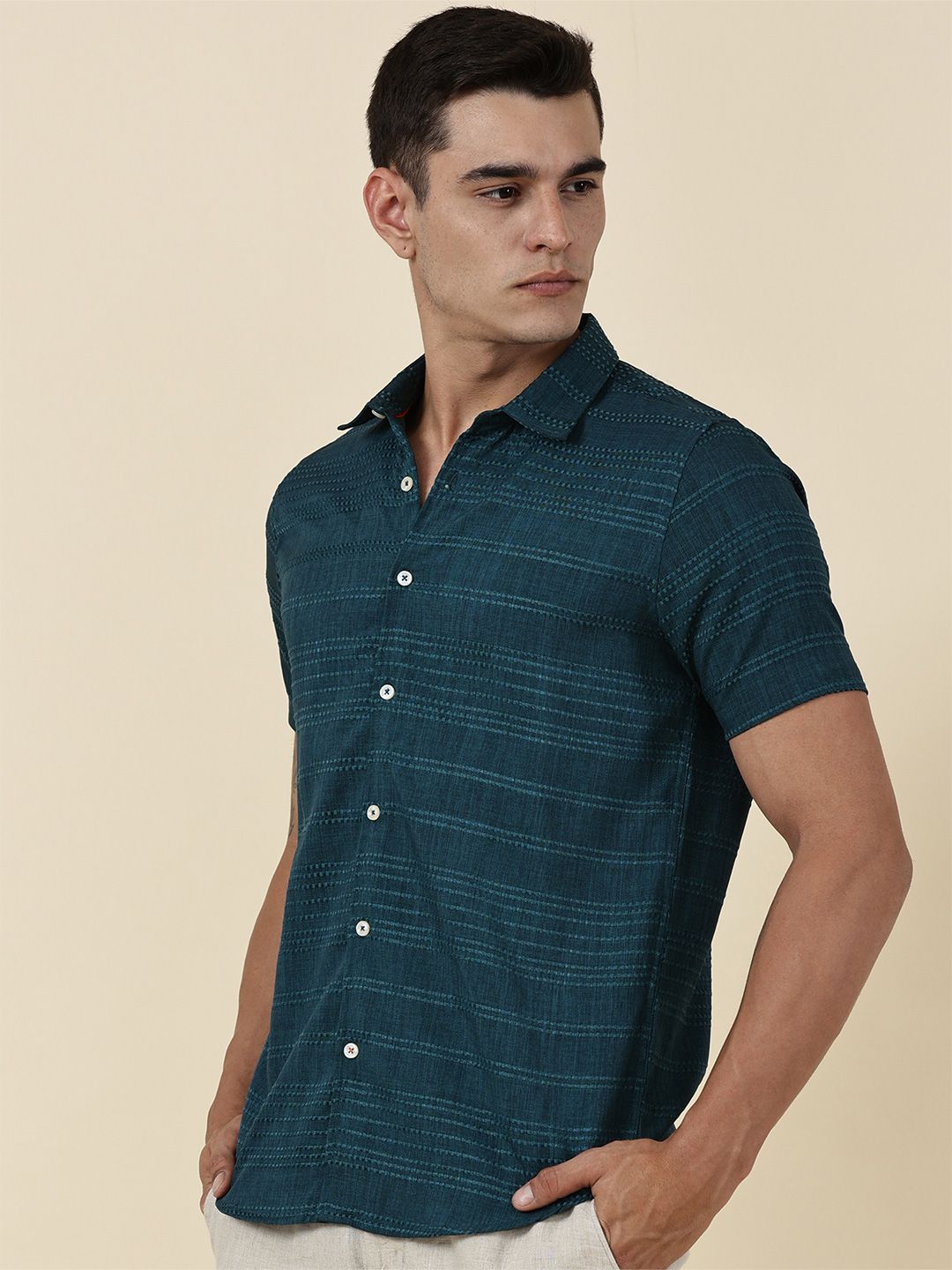 Thomas Scott Men Classic Slim Fit Horizontal Stripes Opaque Printed Casual Shirt