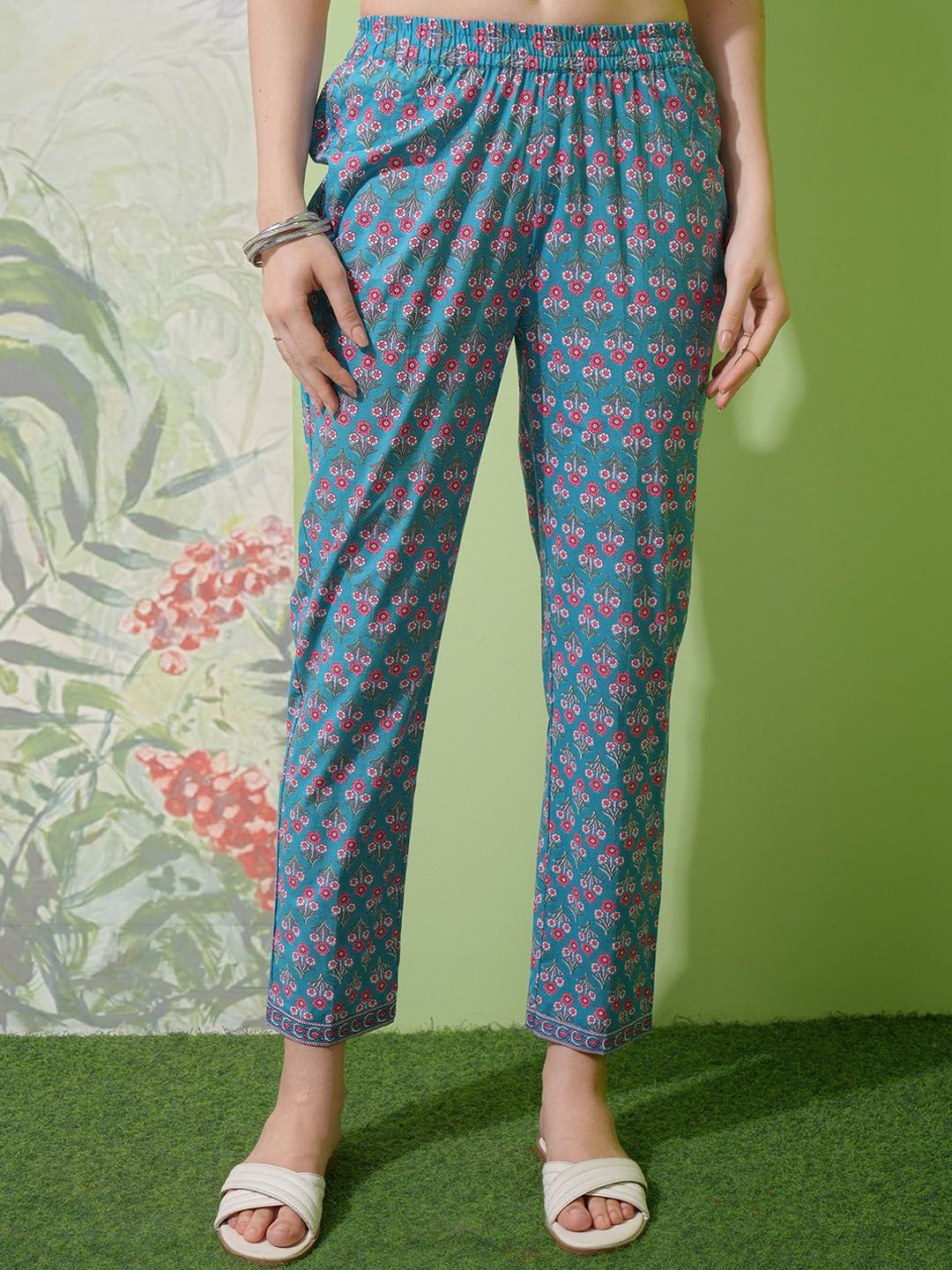 Vishudh Blue Floral Printed Pure Cotton Straight Kurta With Trousers & Dupatta
