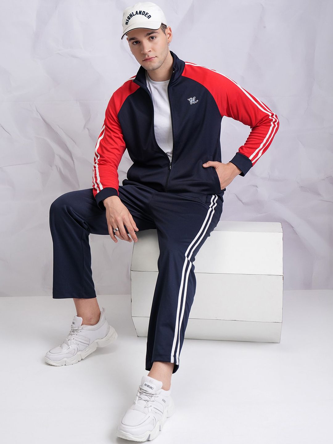 HIGHLANDER High Neck Sweatshirt & Trouser