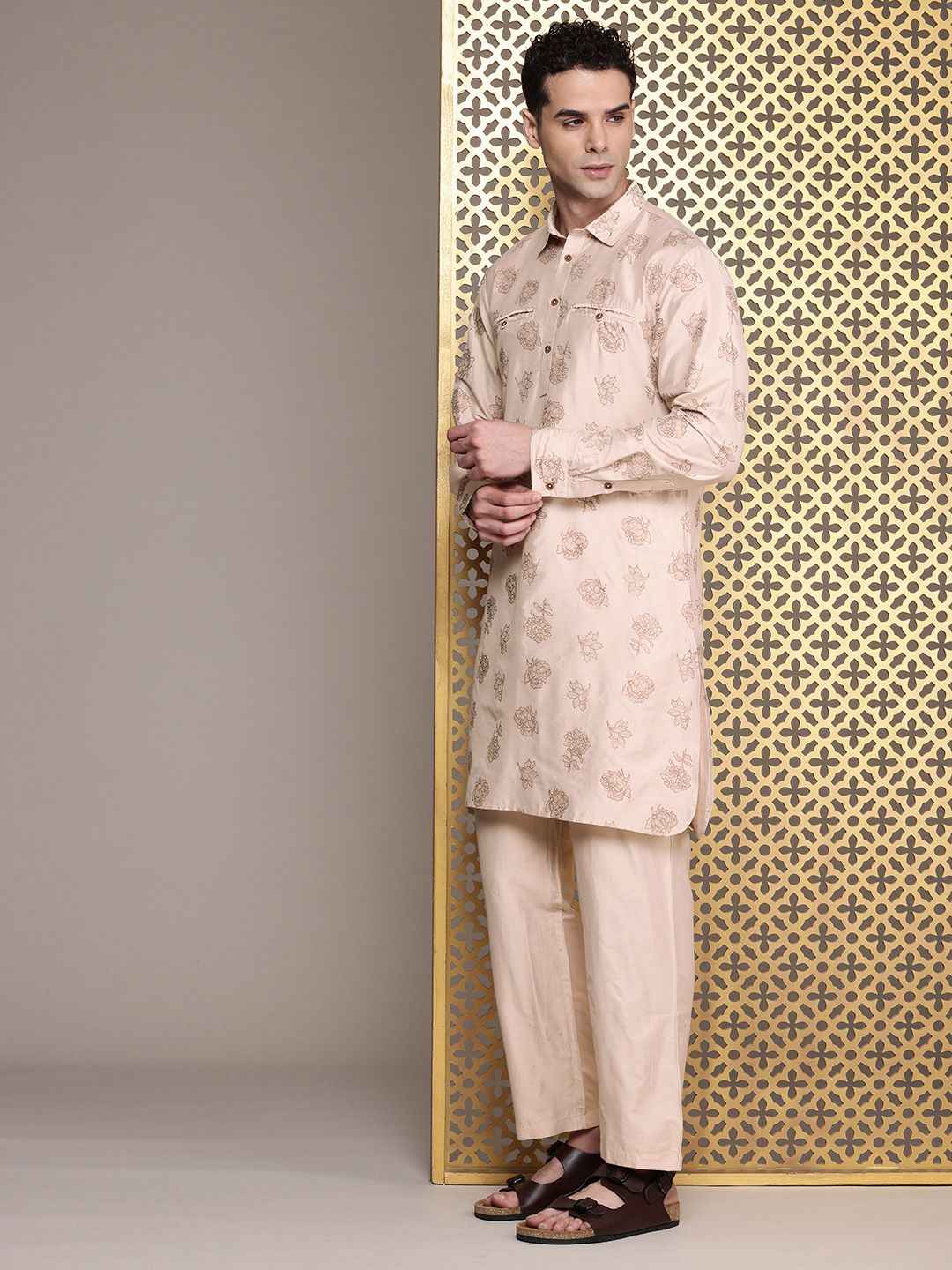 House of Pataudi Floral Printed Shirt Collar Jashn Kurta with Trousers