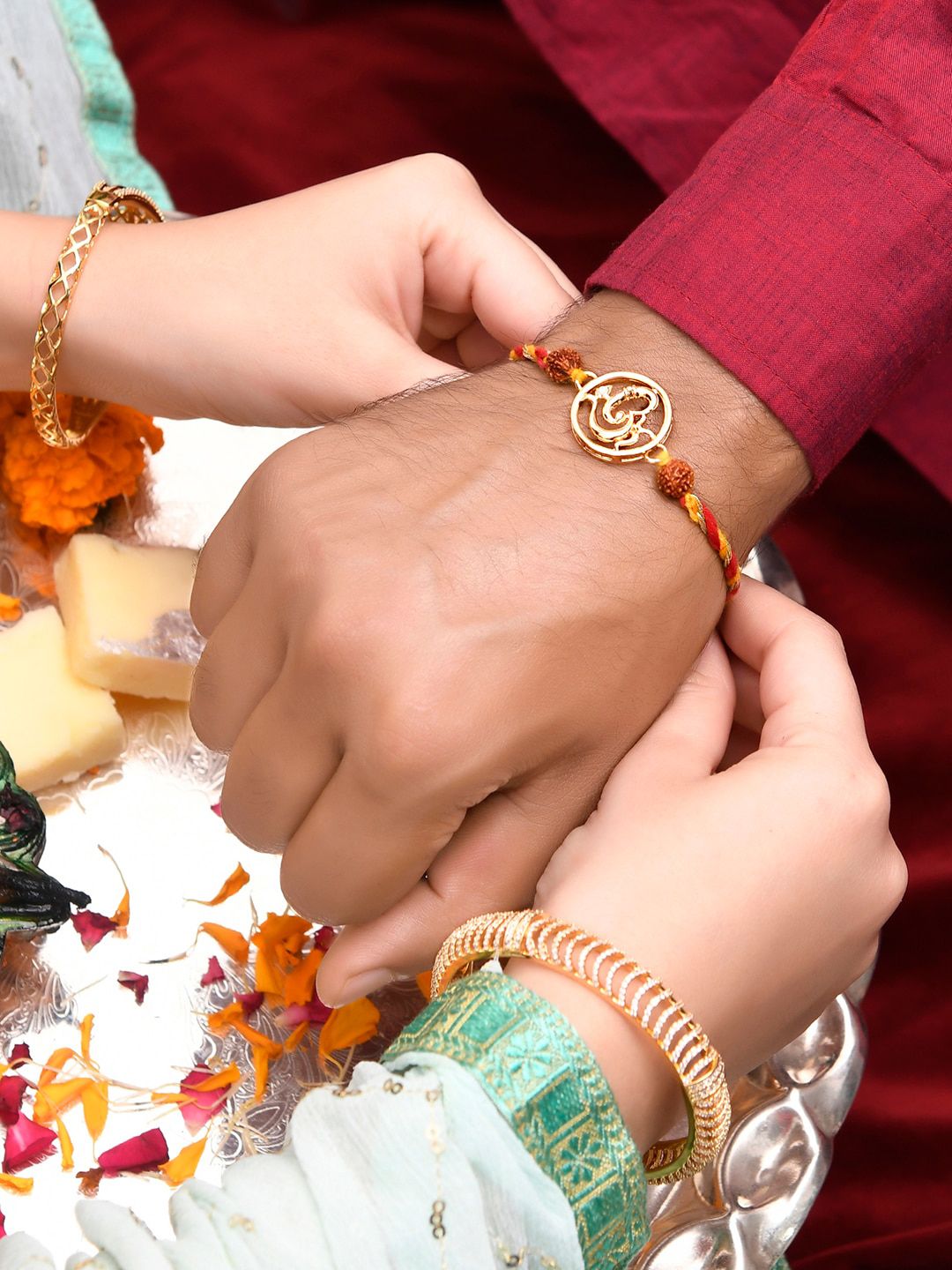Voylla Om Rudraksha Benang Manik Rakhi