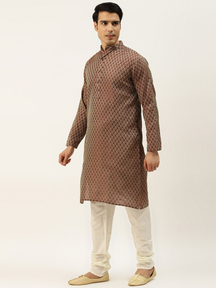 SOJANYA Kurta Motif Etnik Maroon & Beige dengan Jaket Churidar & Nehru