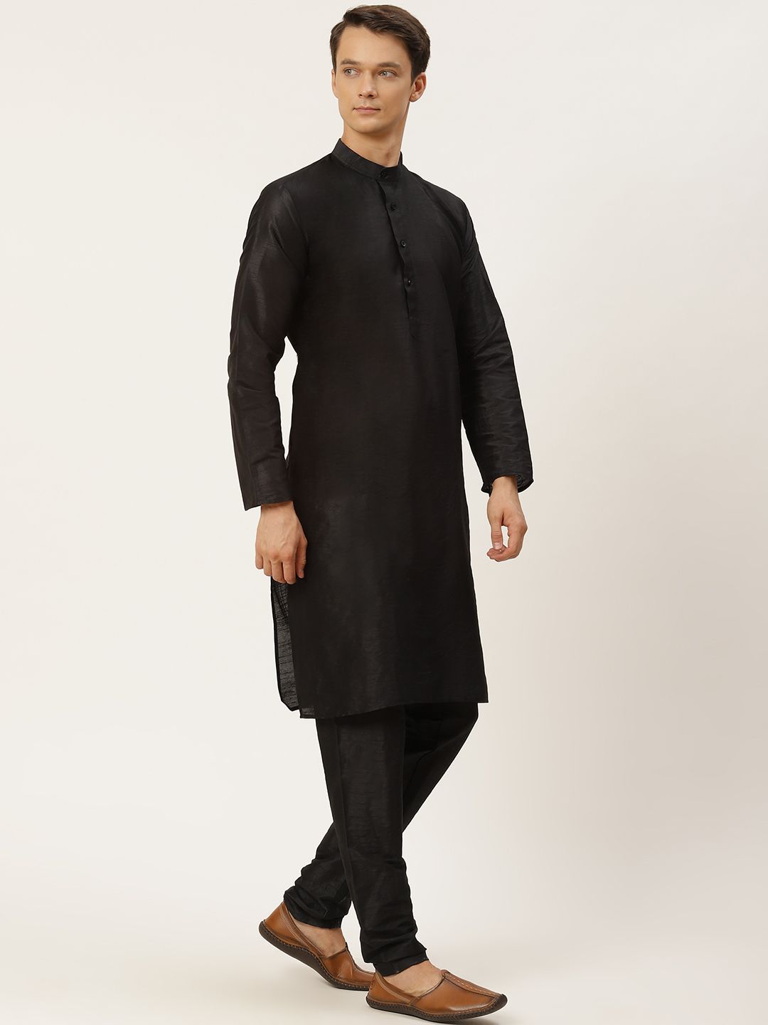 SOJANYA Men Black Kurta with Churidar & Jacket
