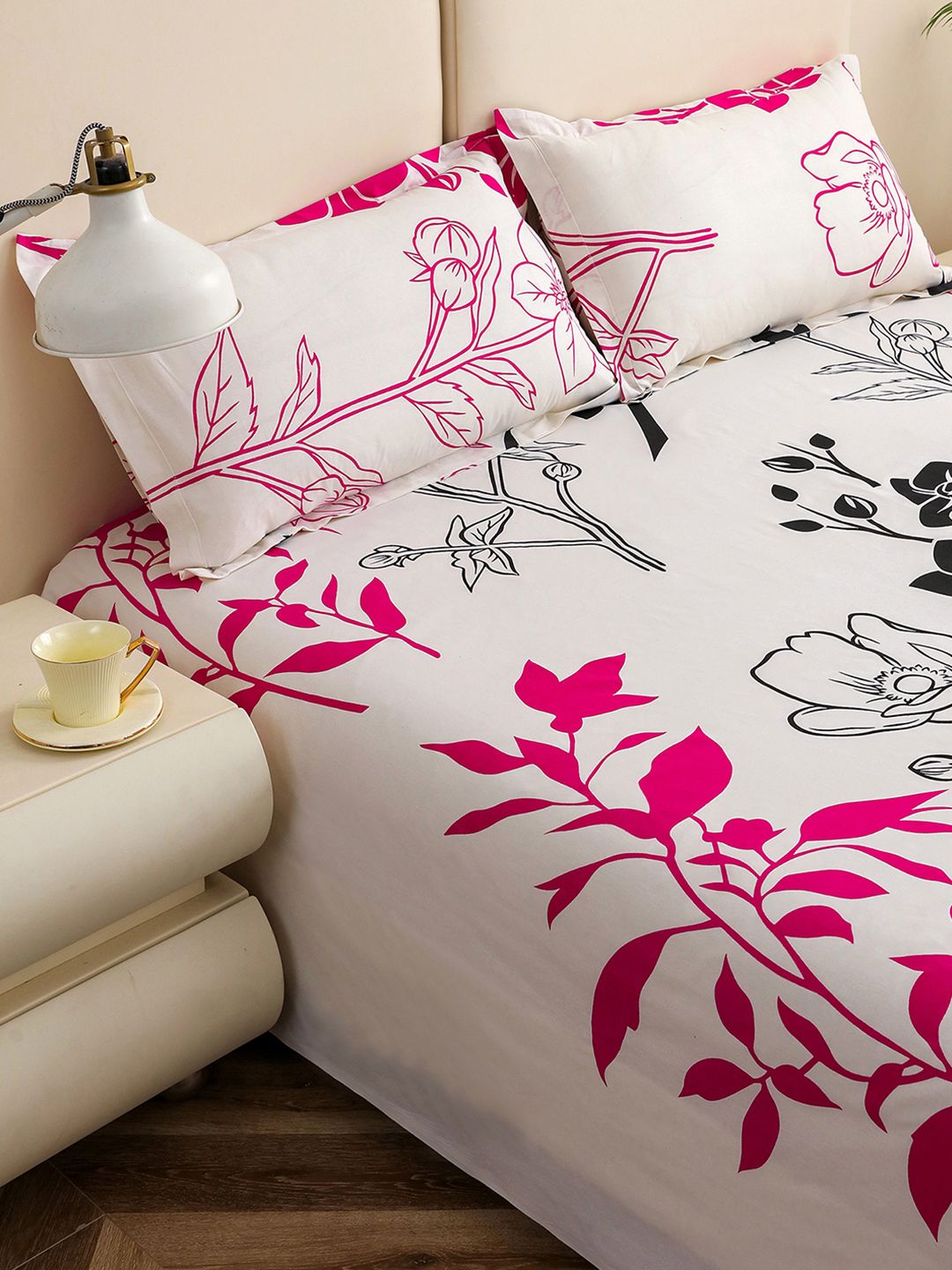 Story@home White Pink Floral 210 TC King Bedsheet with 2 Pillow Covers