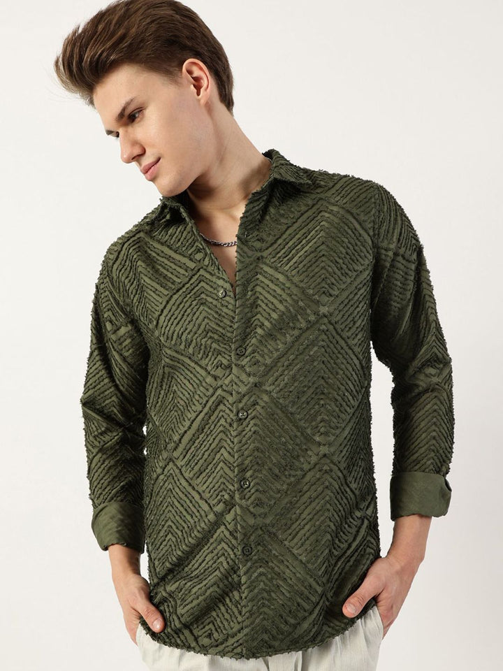Thomas Scott Men Premium Spread Collar Textured Solid Slim Fit Casual Shirt