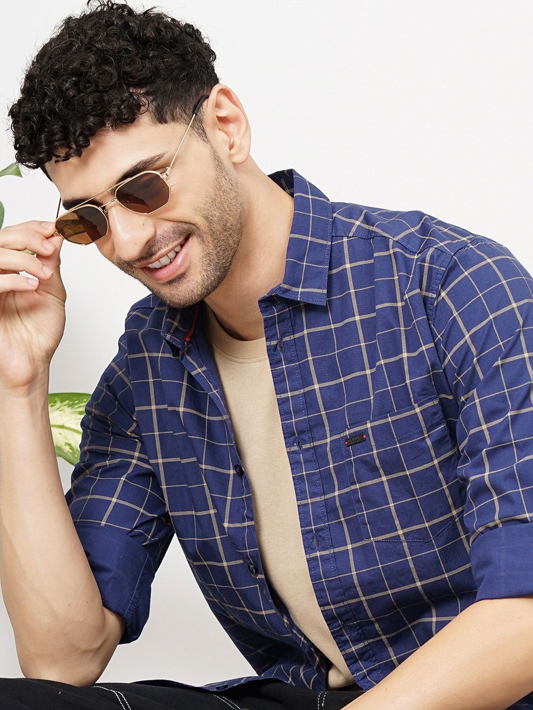The Indian Garage Co Men Navy Blue & Grey Slim Fit Checked Casual Shirt