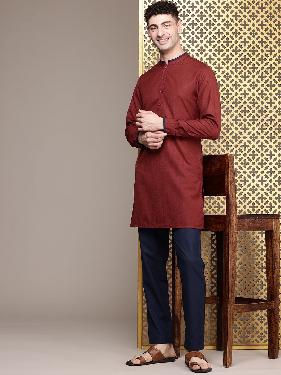 House of Pataudi Mandarin Collar Jashn Kurta with Trousers
