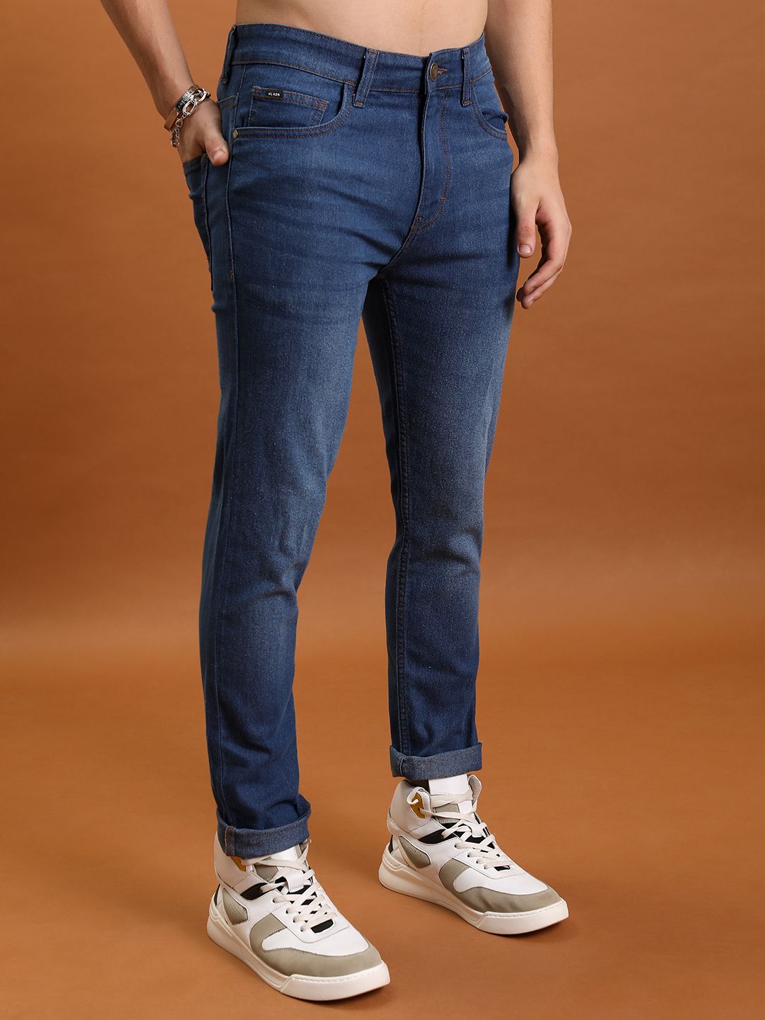 HIGHLANDER Men Slim Fit Mid-Rise Light Fade Clean Look Stretchable Jeans