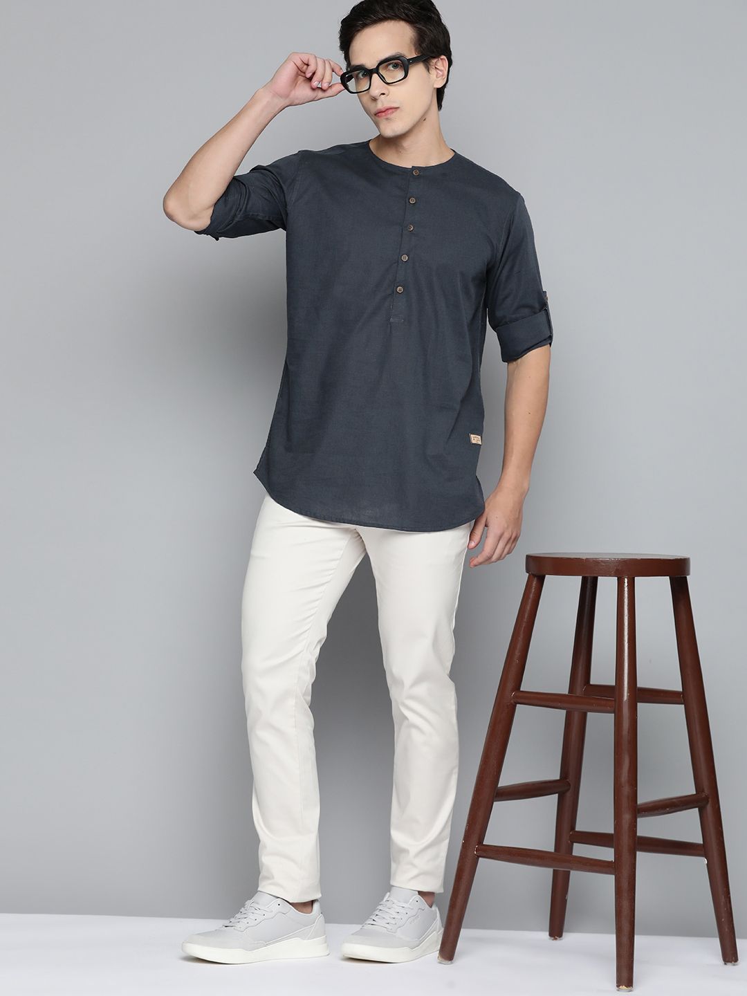 Dennison Men Linen Kurta Pepejal
