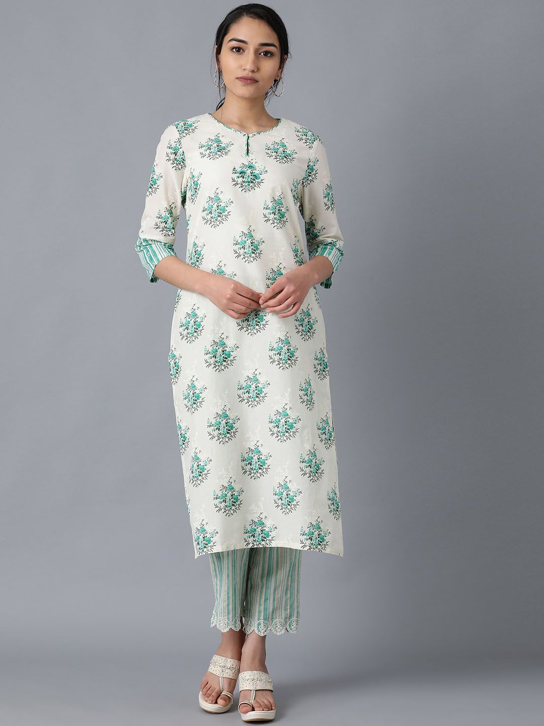 W Women Ethnic Motifs Embroidered Keyhole Neck Flared Sleeves Sequinned Kurta