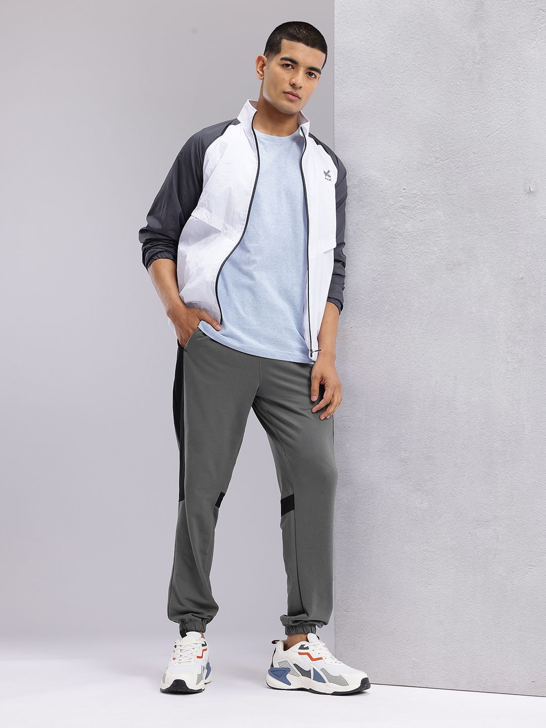 HRX by Hrithik Roshan Men Colourblocked Mid-Rise Lifestyle Joggers