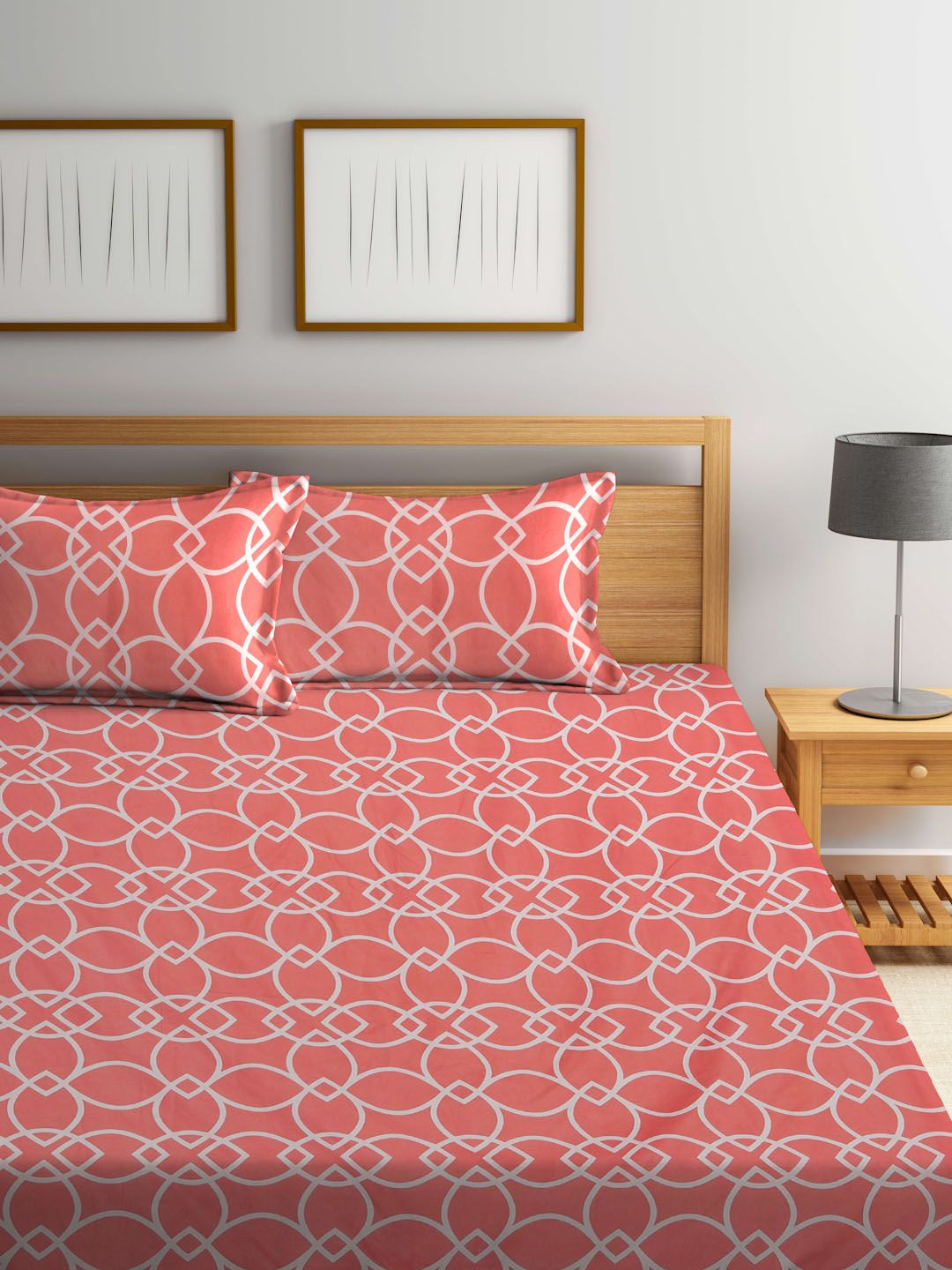 KLOTTHE Peach Geometric Cotton 300 TC Fitted King Fine Bedsheet with 2 Pillow Covers-98 x 87 inches