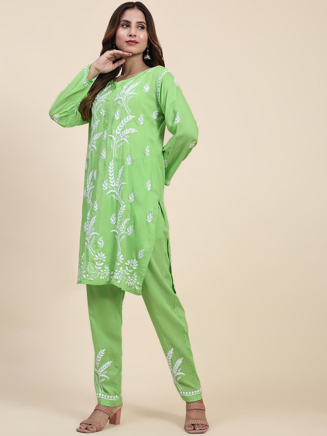 HOUSE OF KARI Floral Embroidered Chikankari Pure Cotton Straight Kurta With Trousers
