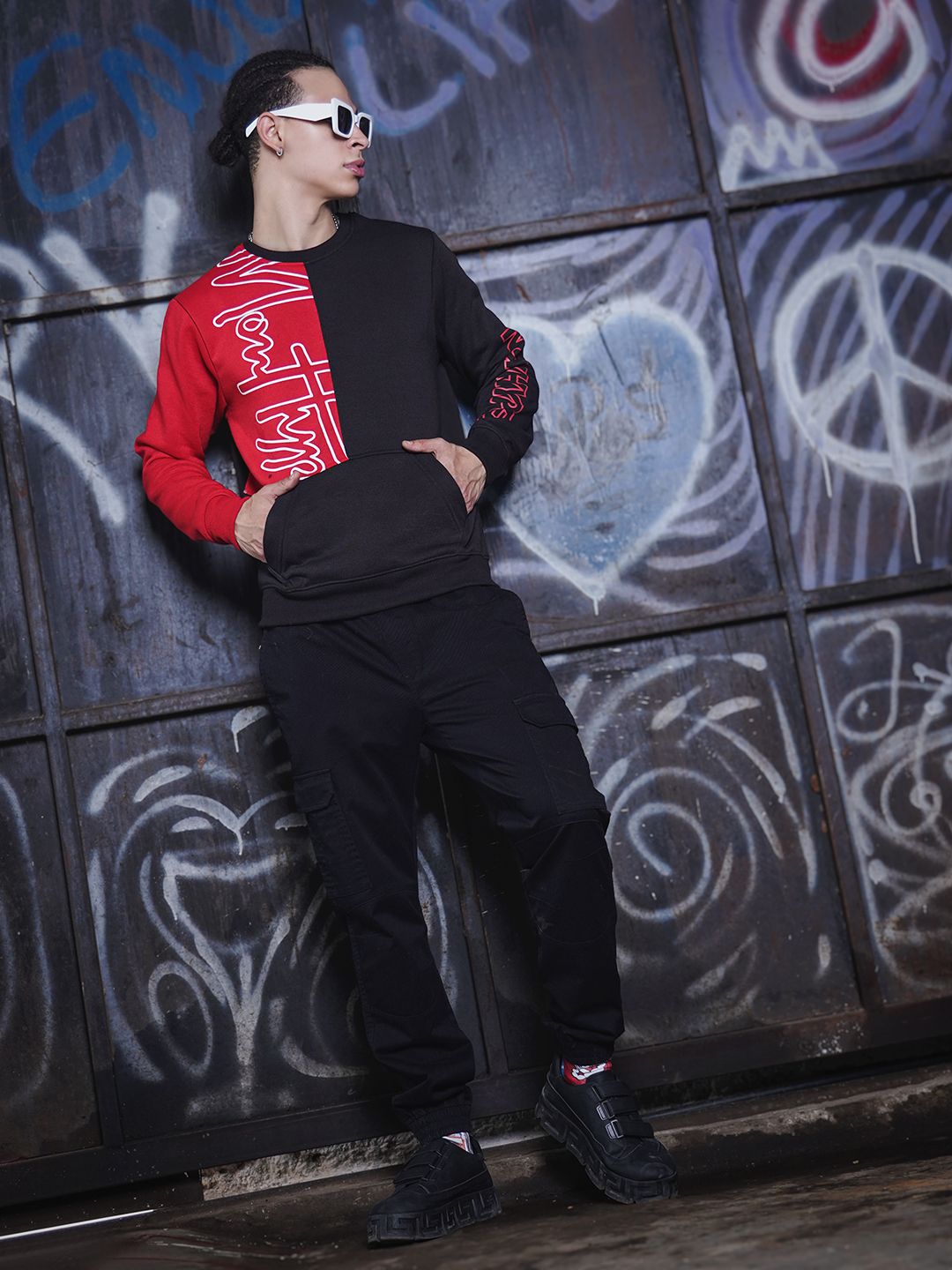The Indian Garage Co Men Black Colourblocked Sweatshirt