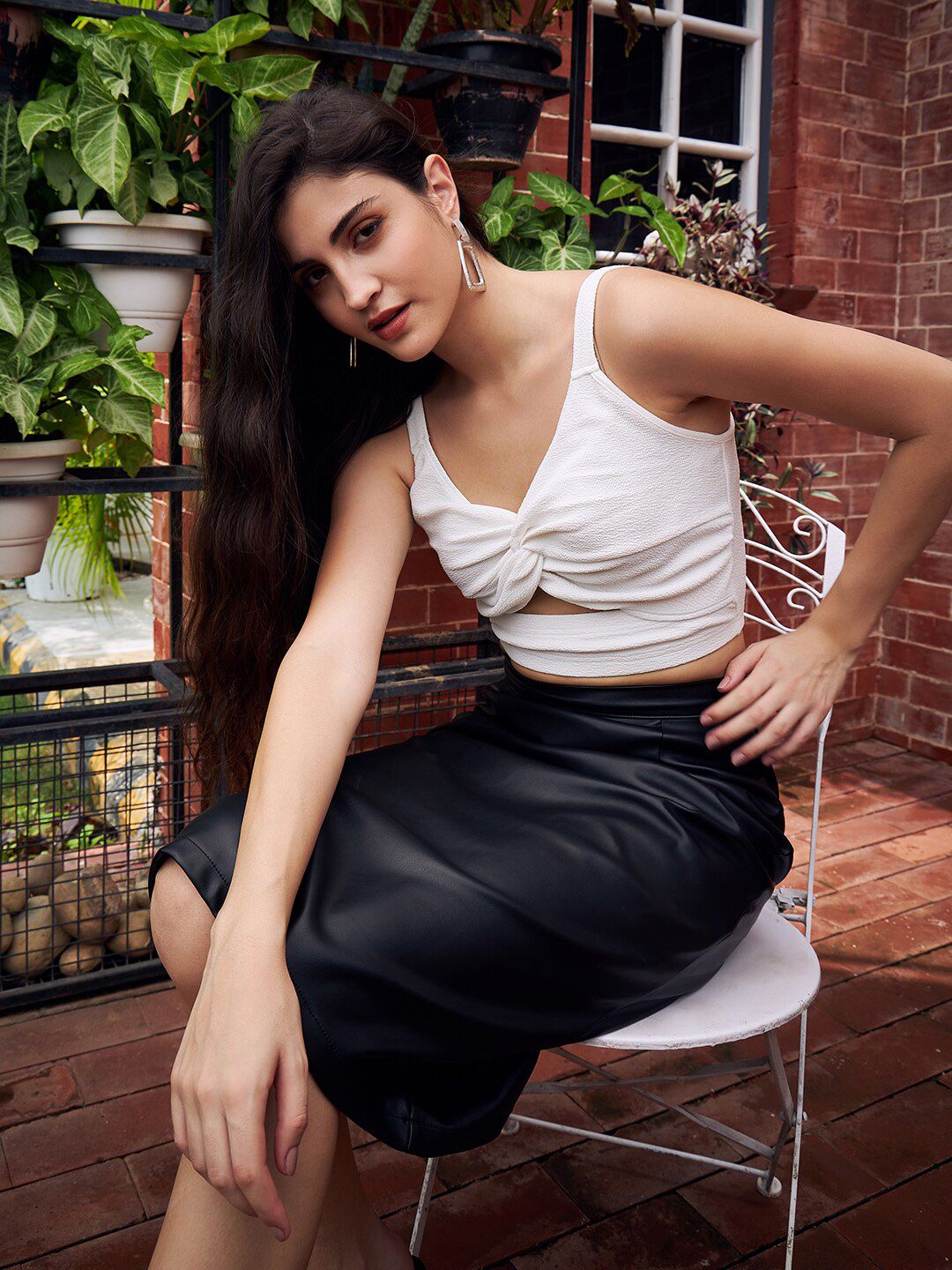 Berrylush White Shoulder Straps Cut-Outs Crop Top