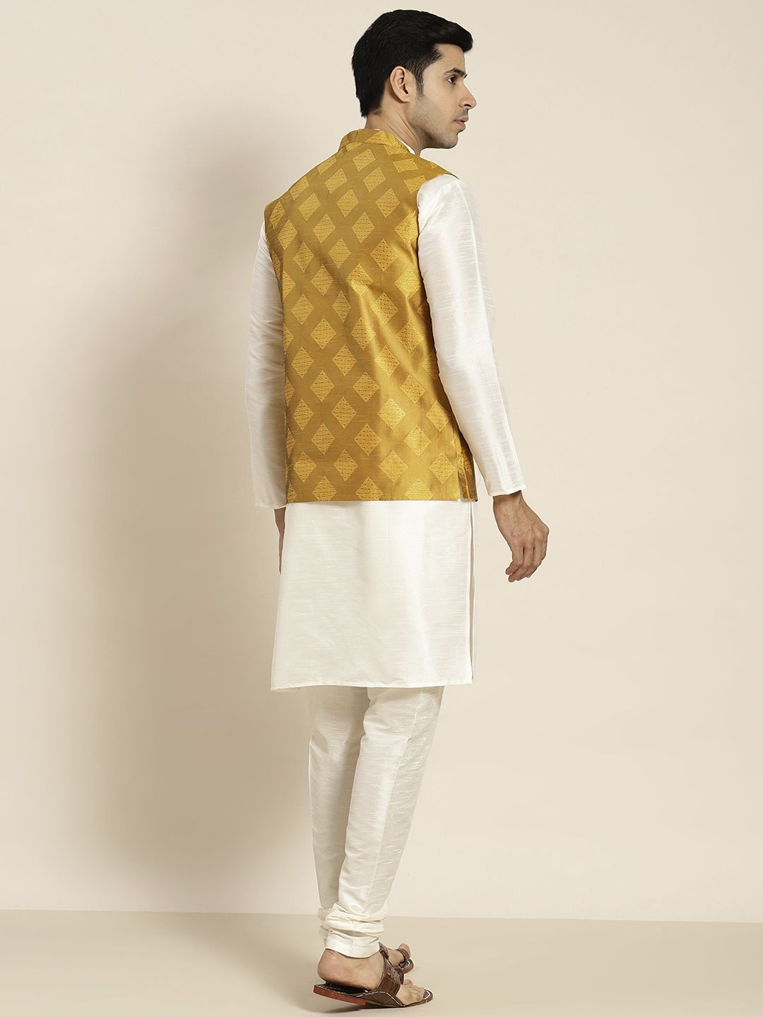 SOJANYA Men Cream-Coloured Kurta with Churidar
