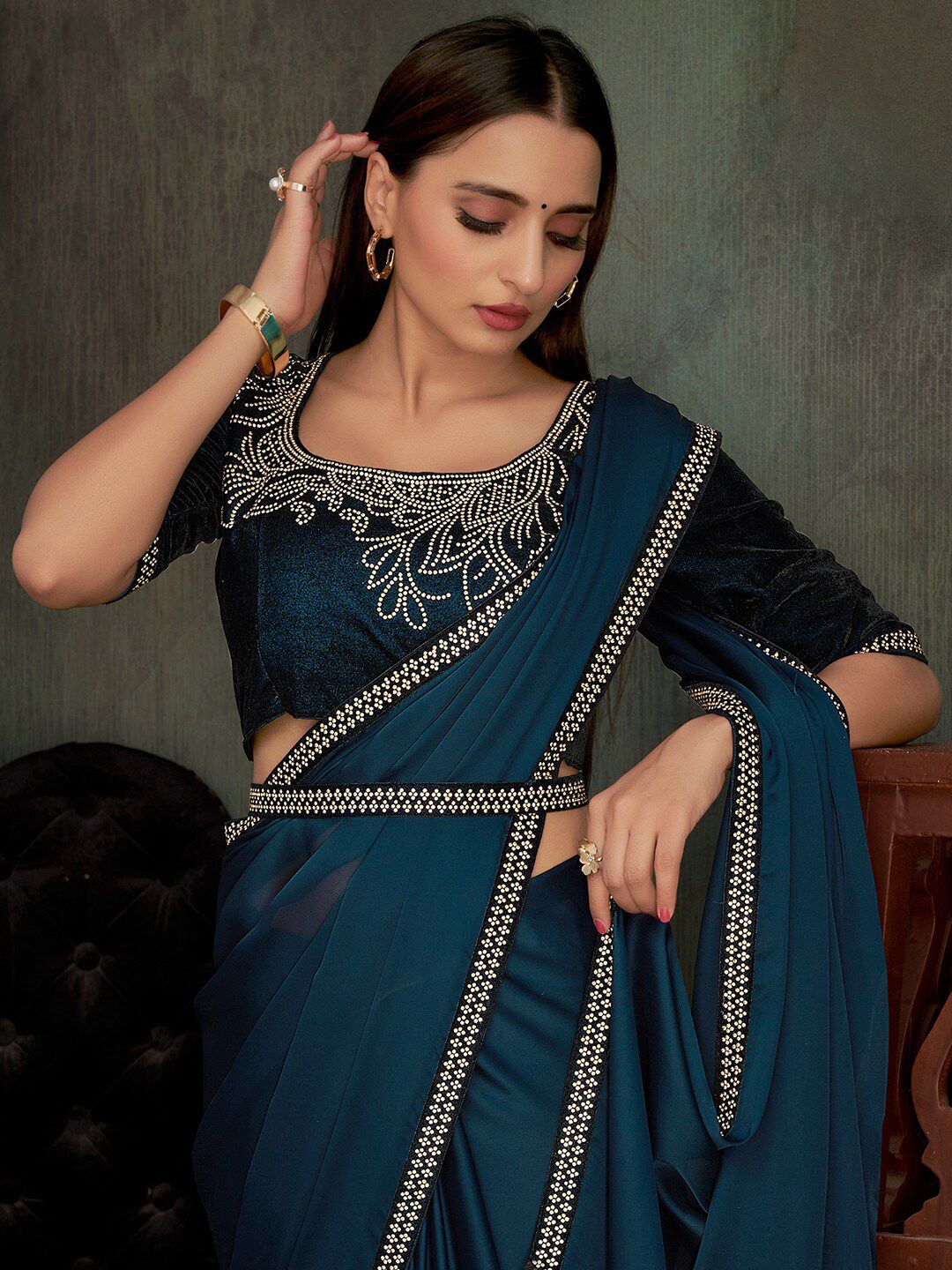Saree mall Embellished Border Poly Chiffon Sarees