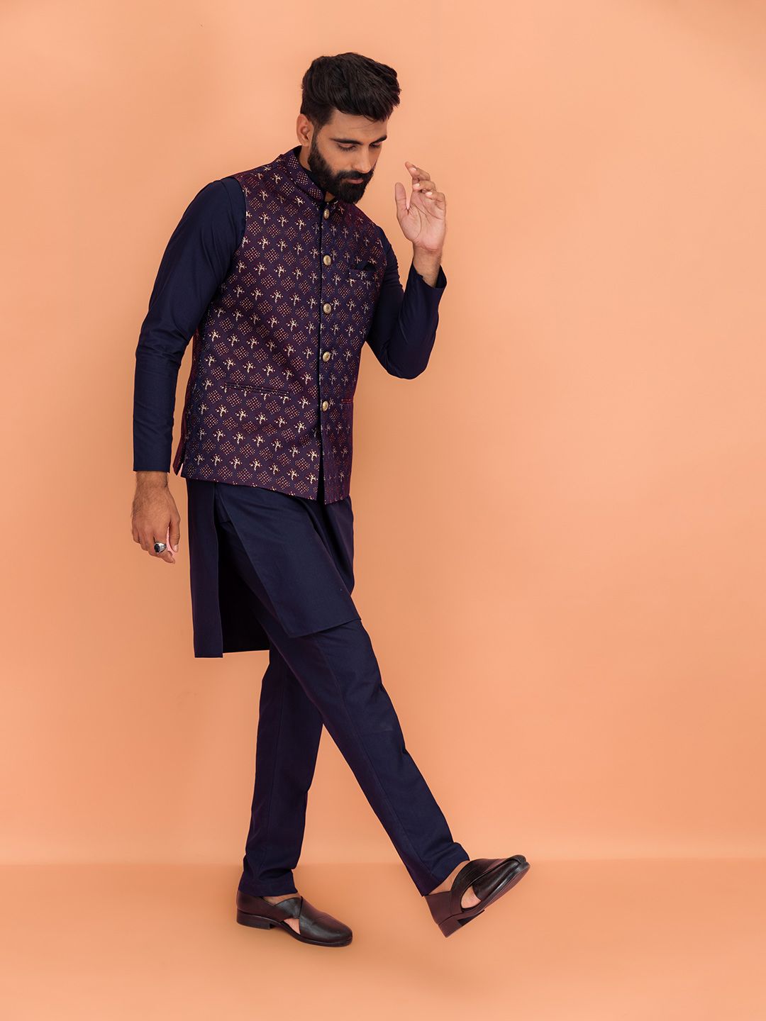 KISAH Men Textured Zari  Regular Fit Nehru Jacket