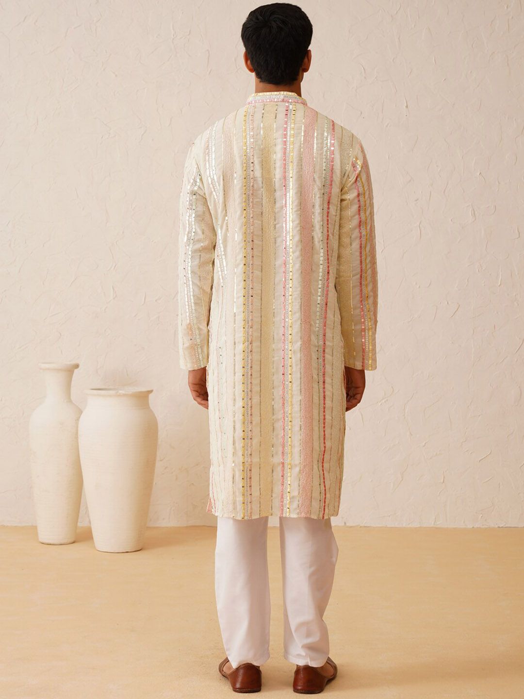 SOJANYA LUXE Kurta Labuci Biasa Sulam Kolar Mandarin dengan Piyama