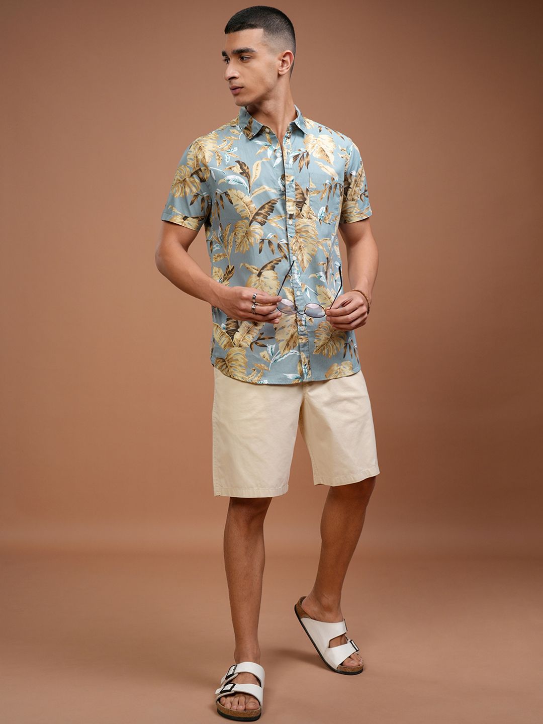 HIGHLANDER Men Blue Slim Fit Tropical Cotton Printed Casual Shirt