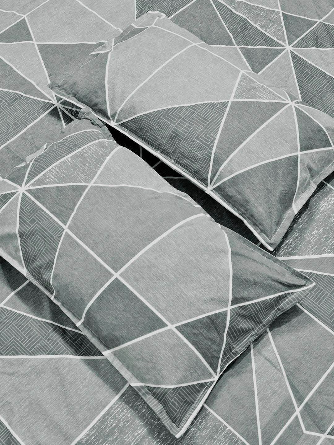 Moda Rapido X KLOTTHE Grey & White Geometric 300 TC King Bedsheet with 2 Pillow Covers