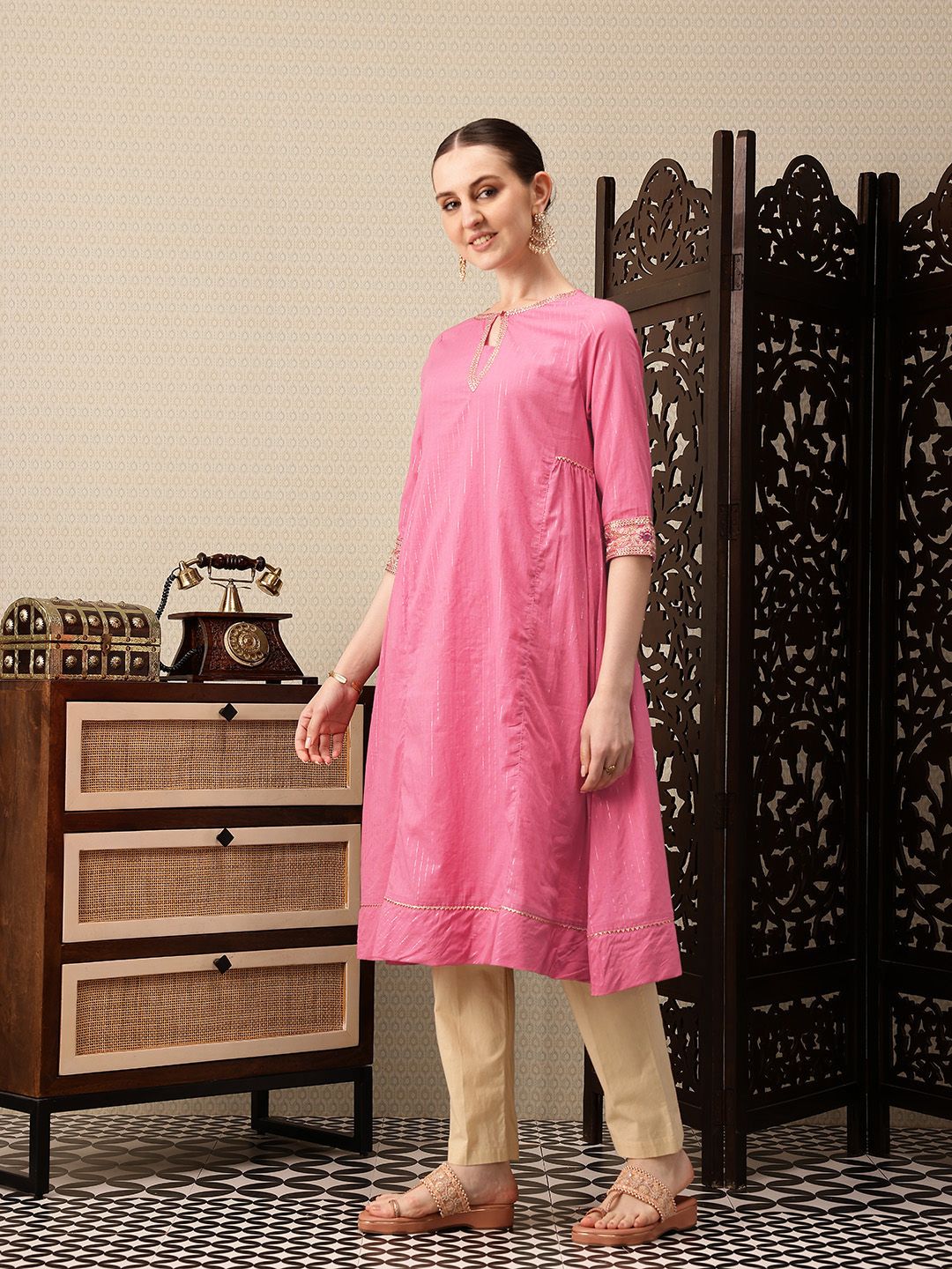 House of Pataudi Striped Keyhole Neck Sequinned A-Line Jashn Kurta