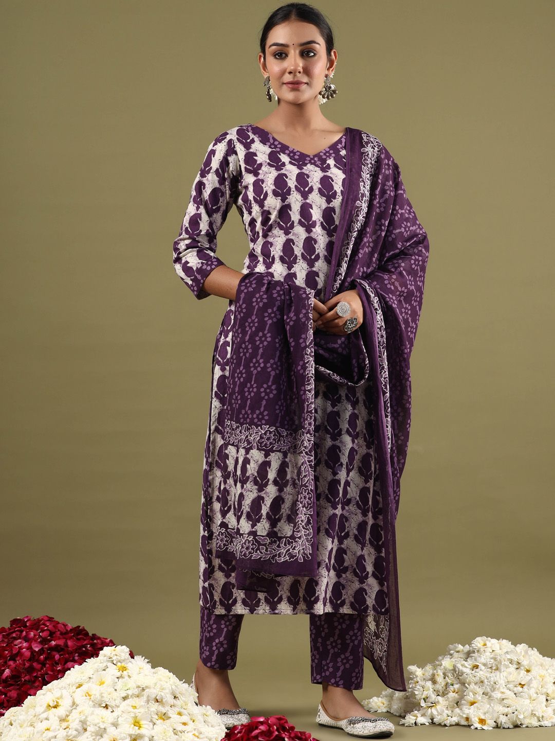Indo Era V-Neck Paisley Printed Regular Pure Cotton Kurta Set