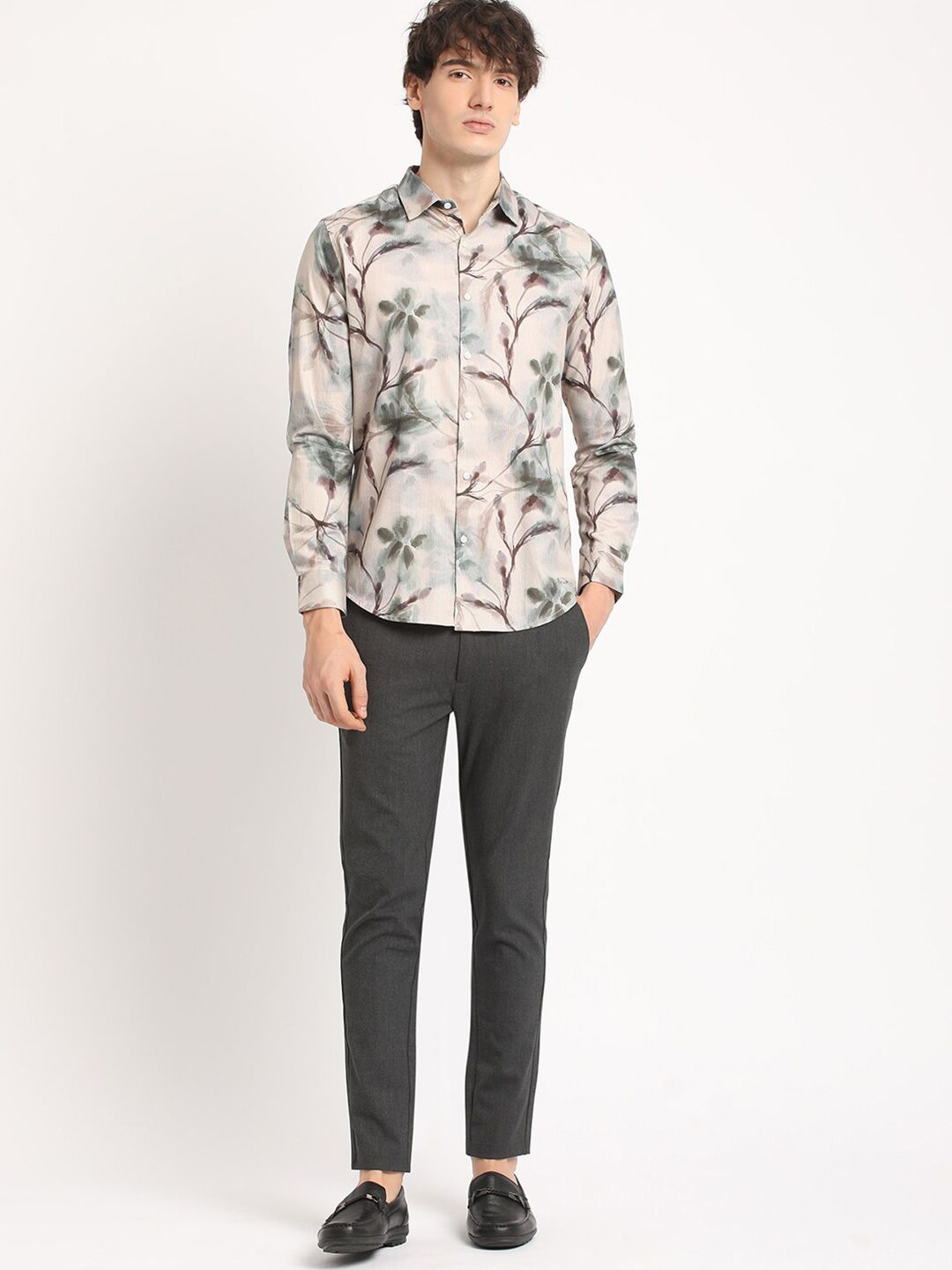 THE BEAR HOUSE Men Abstract Graphic Printed Slim Fit Casual Shirt
