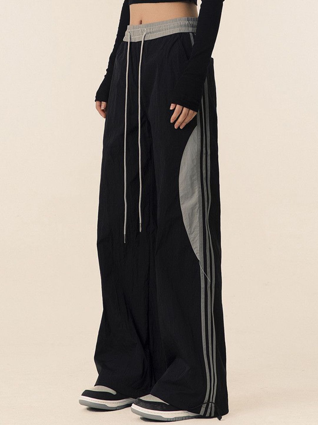 DressBerry Women Striped Trousers